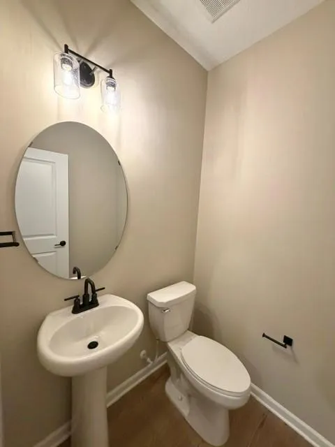 Photo 15 of 2279 Beechwood Avenue