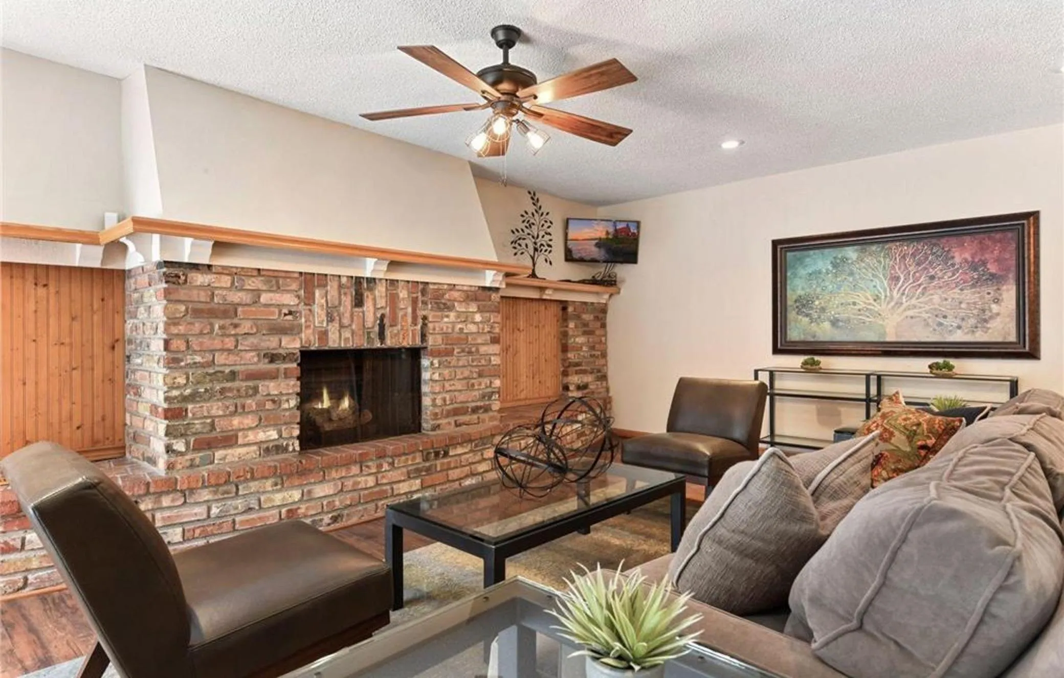 Photo 9 of 10211 Cedar Lake Road Unit 115