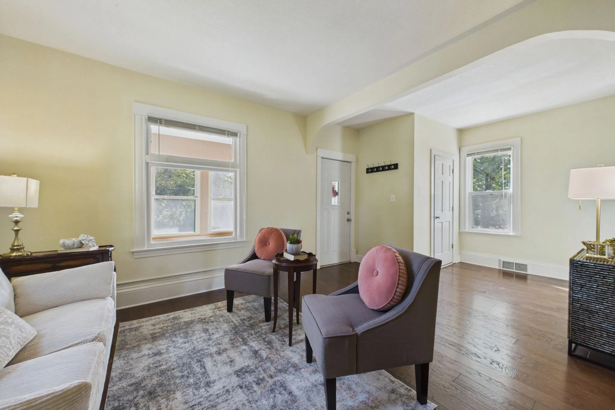 Photo 11 of 3501 N Queen N Avenue