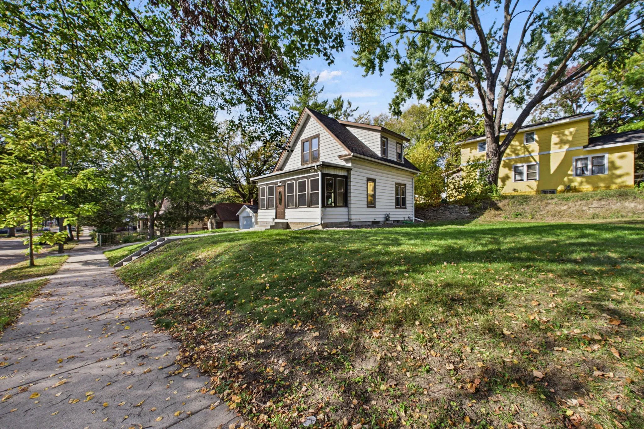 Photo 3 of 3501 N Queen N Avenue