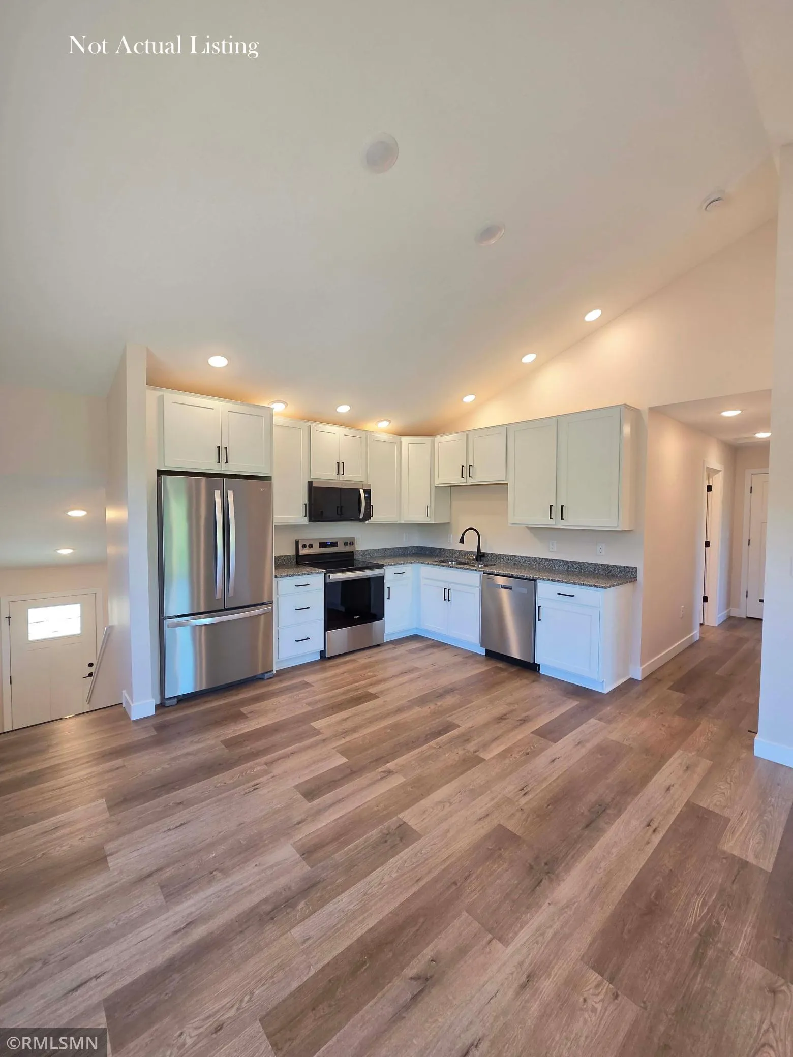 Photo 4 of 418 Finvold Street