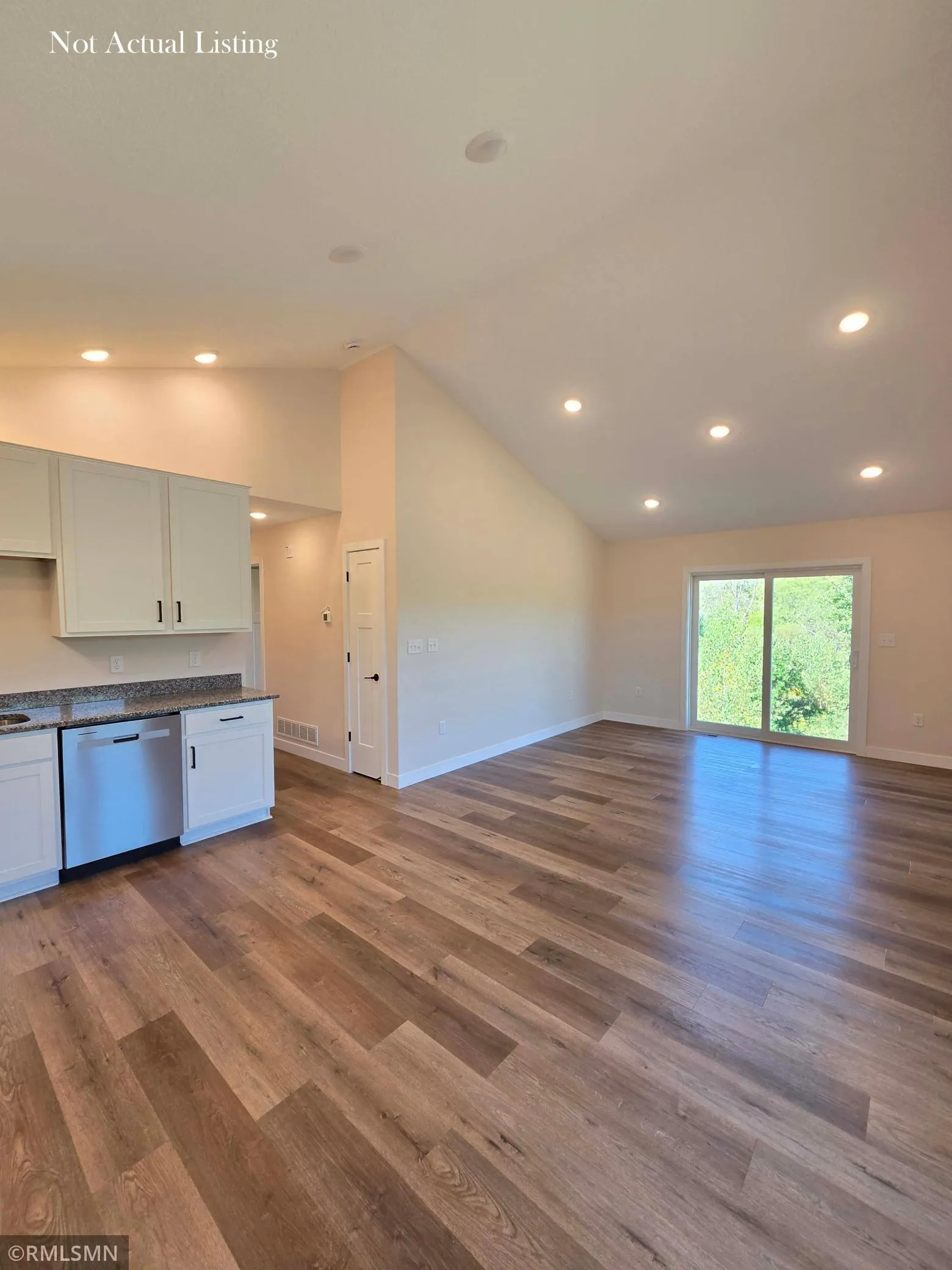 Photo 5 of 418 Finvold Street