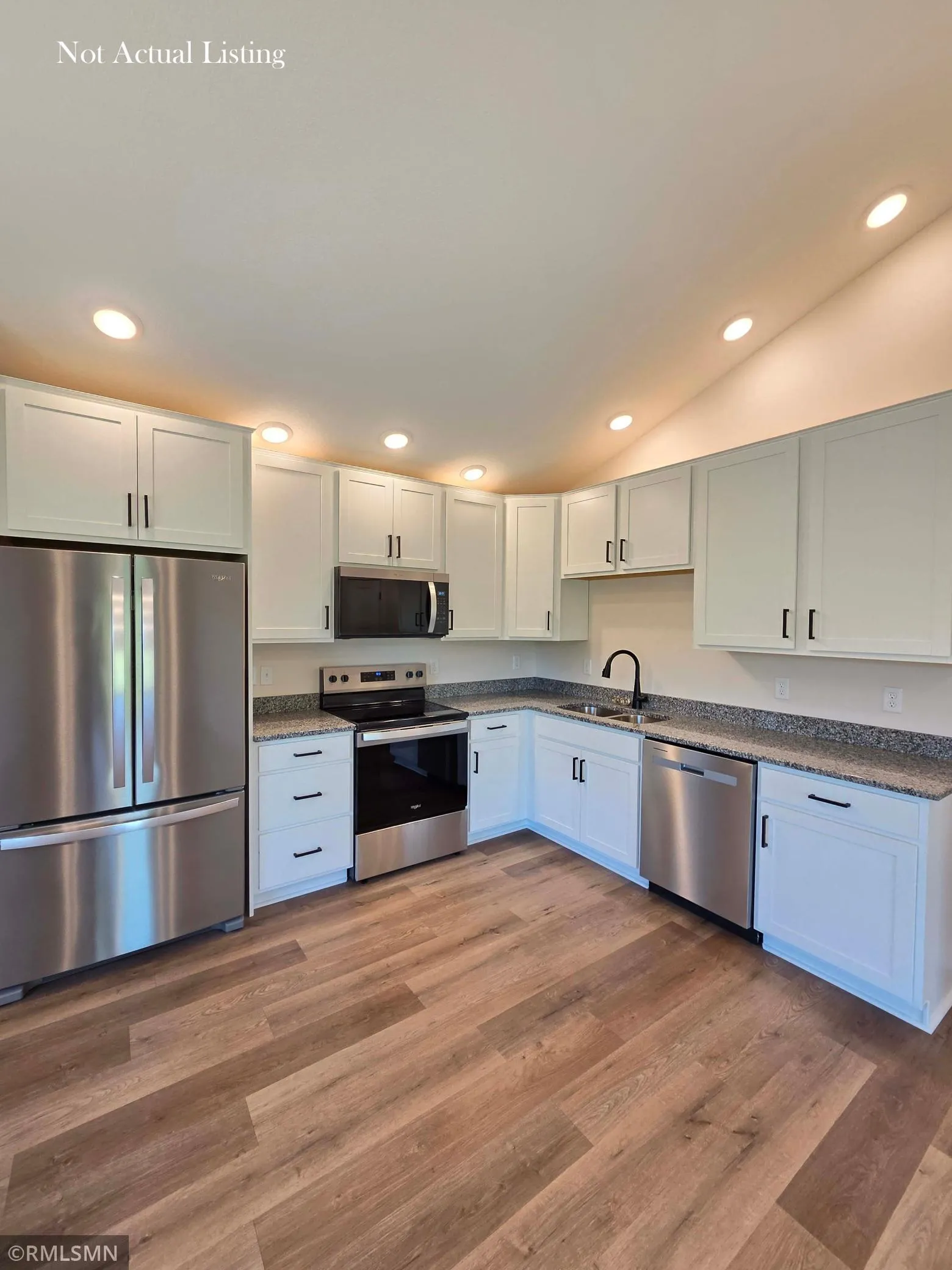 Photo 3 of 418 Finvold Street