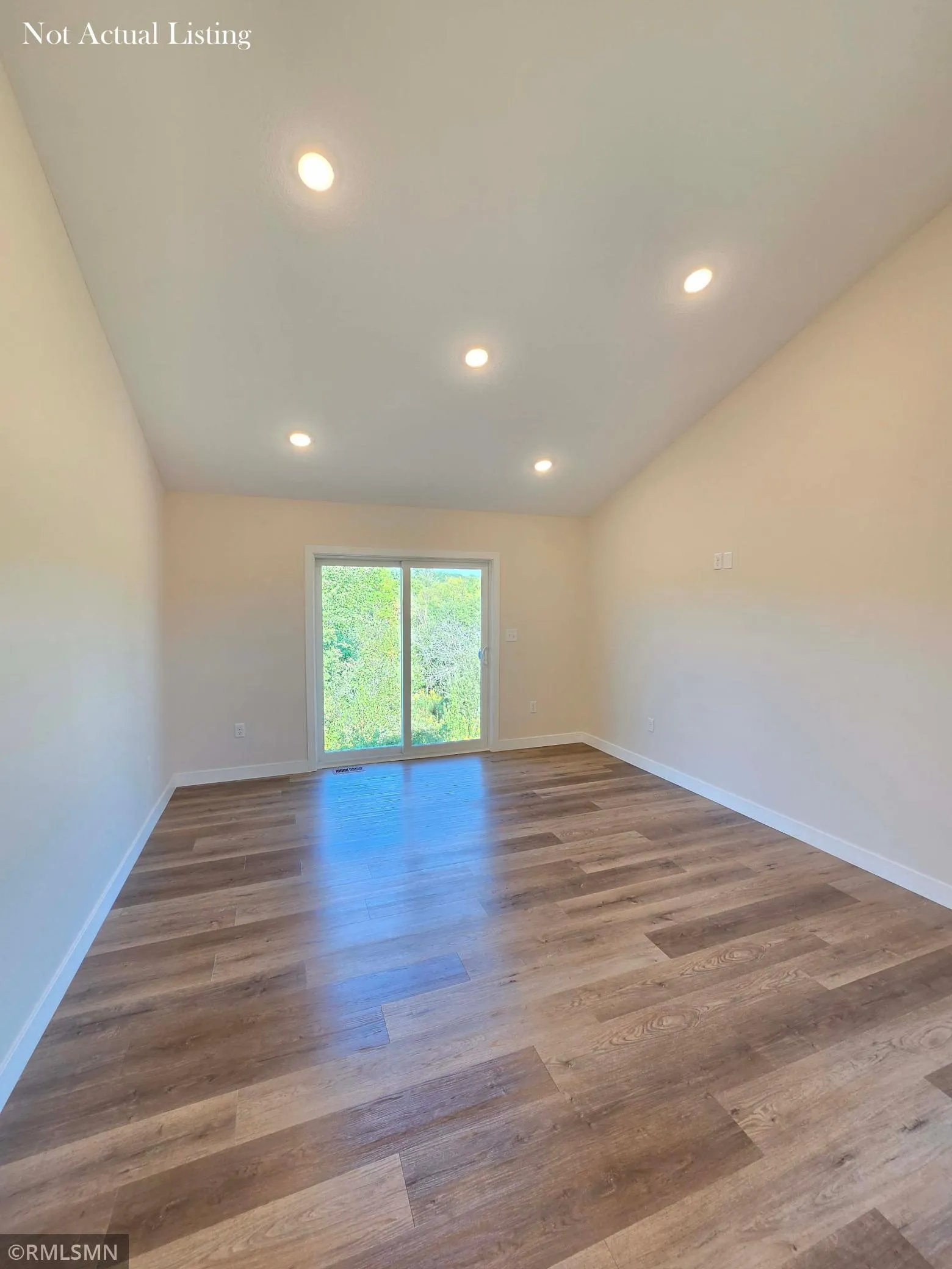Photo 6 of 418 Finvold Street