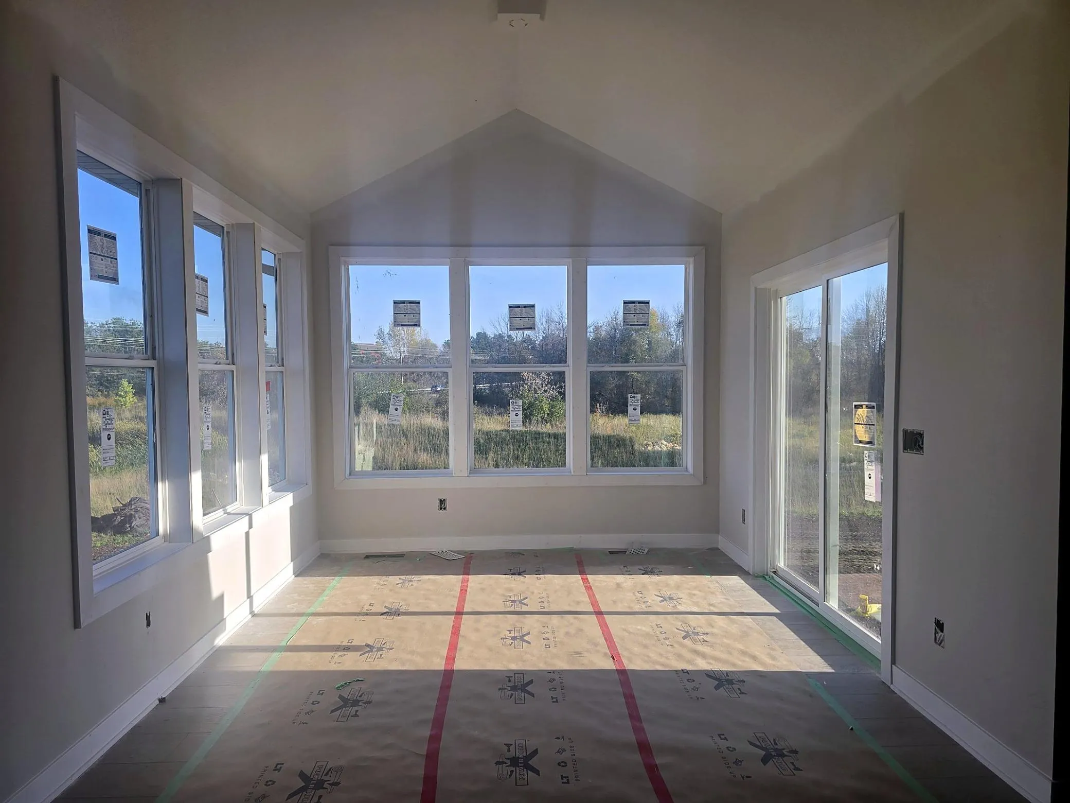 Photo 4 of 1514 Creekwood Drive