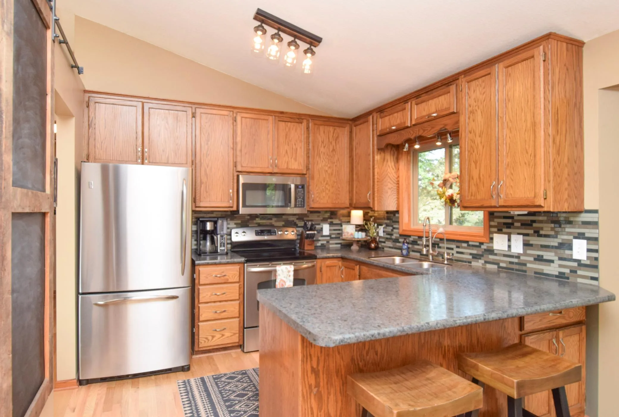 Photo 11 of 11558 Xylon N Avenue