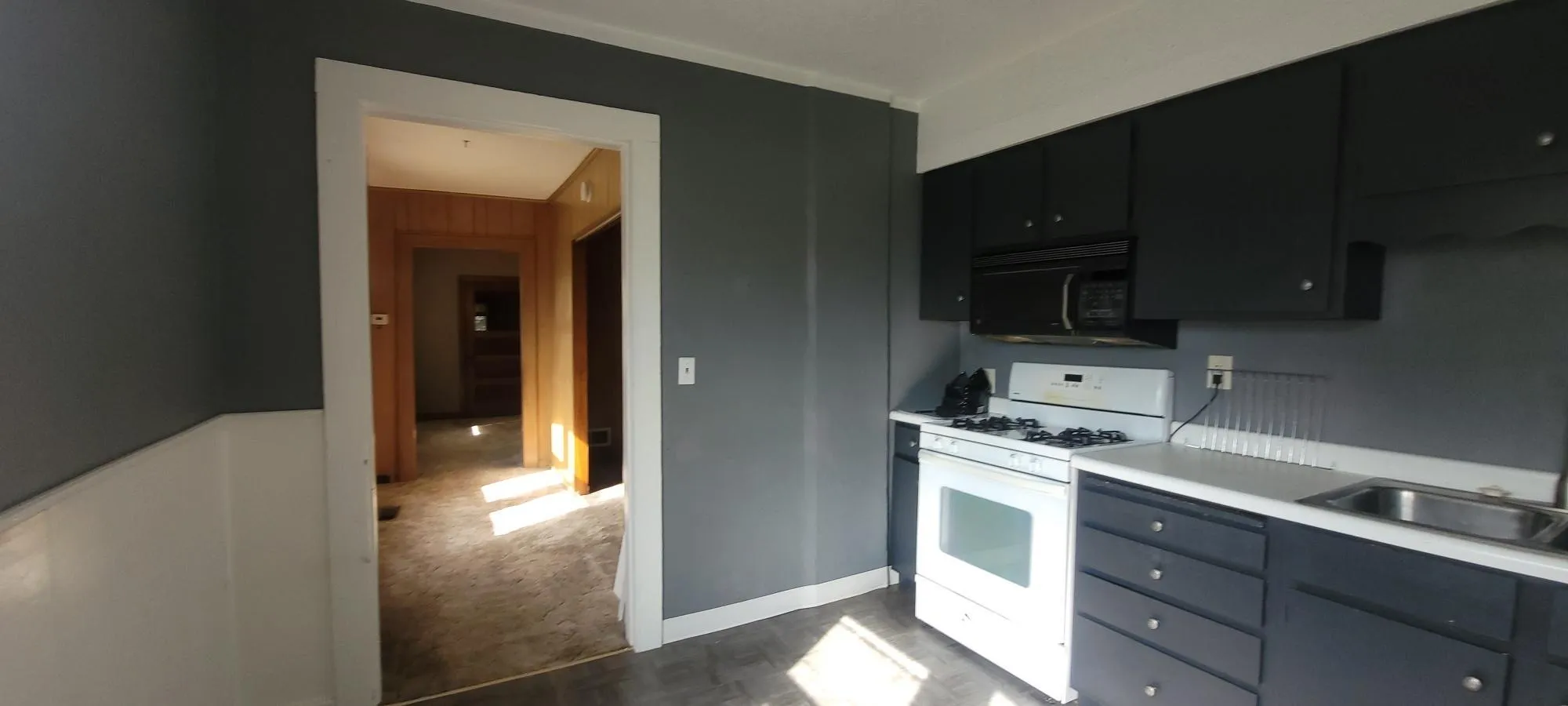 Photo 8 of 2819 Grand Ne Street
