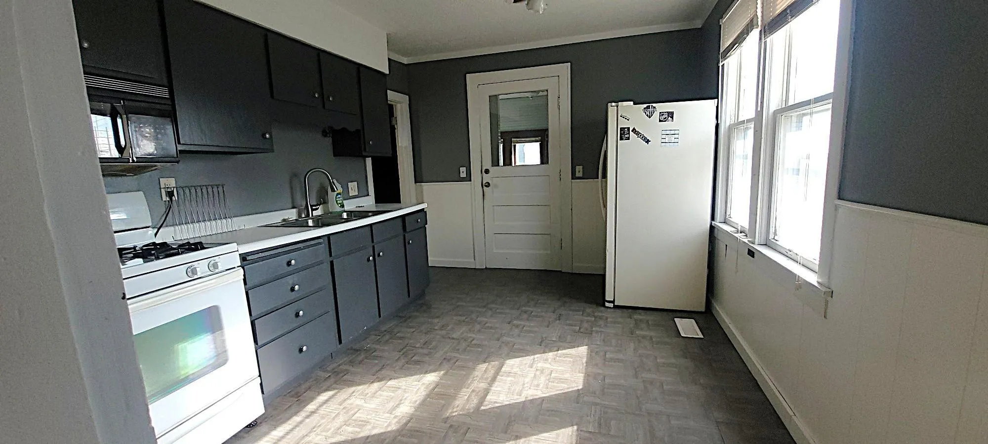 Photo 10 of 2819 Grand Ne Street