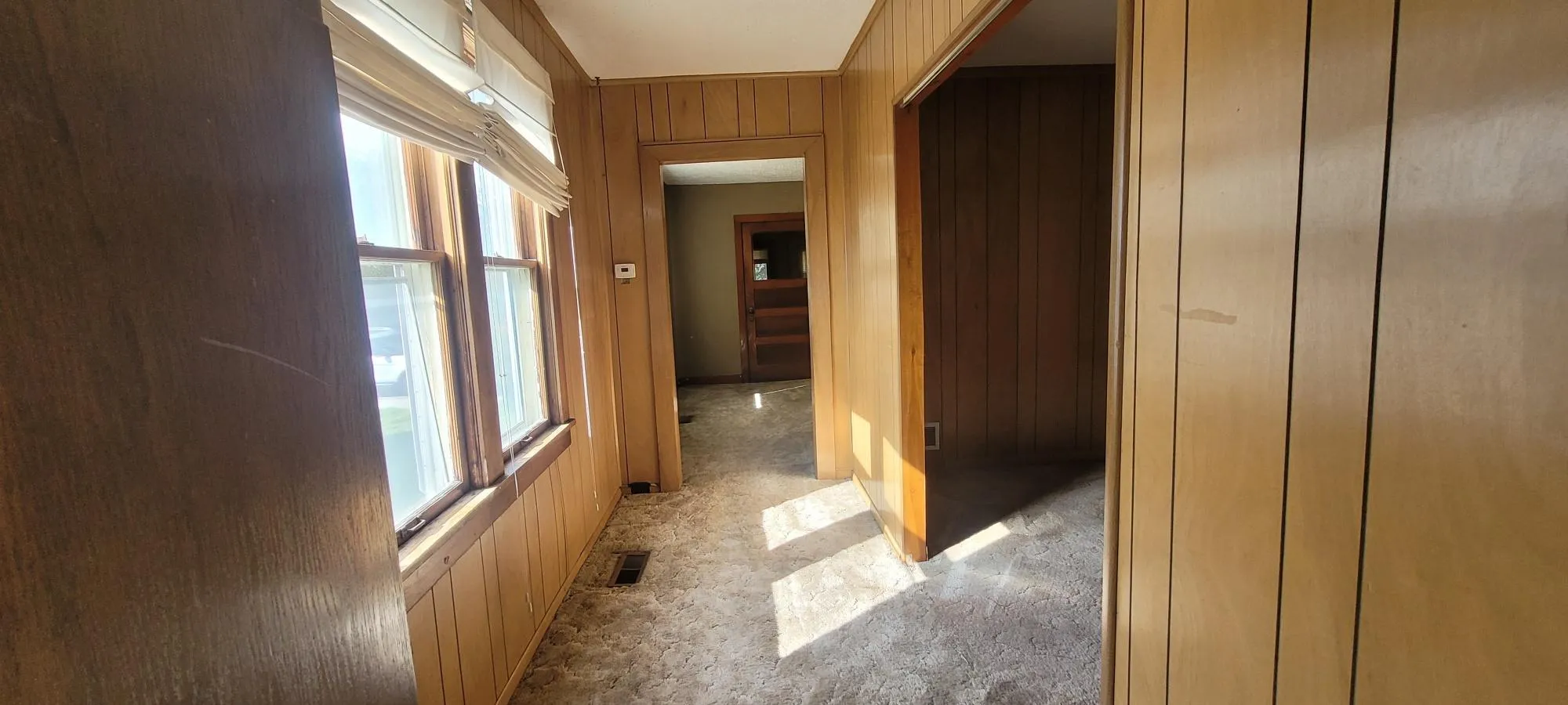Photo 5 of 2819 Grand Ne Street