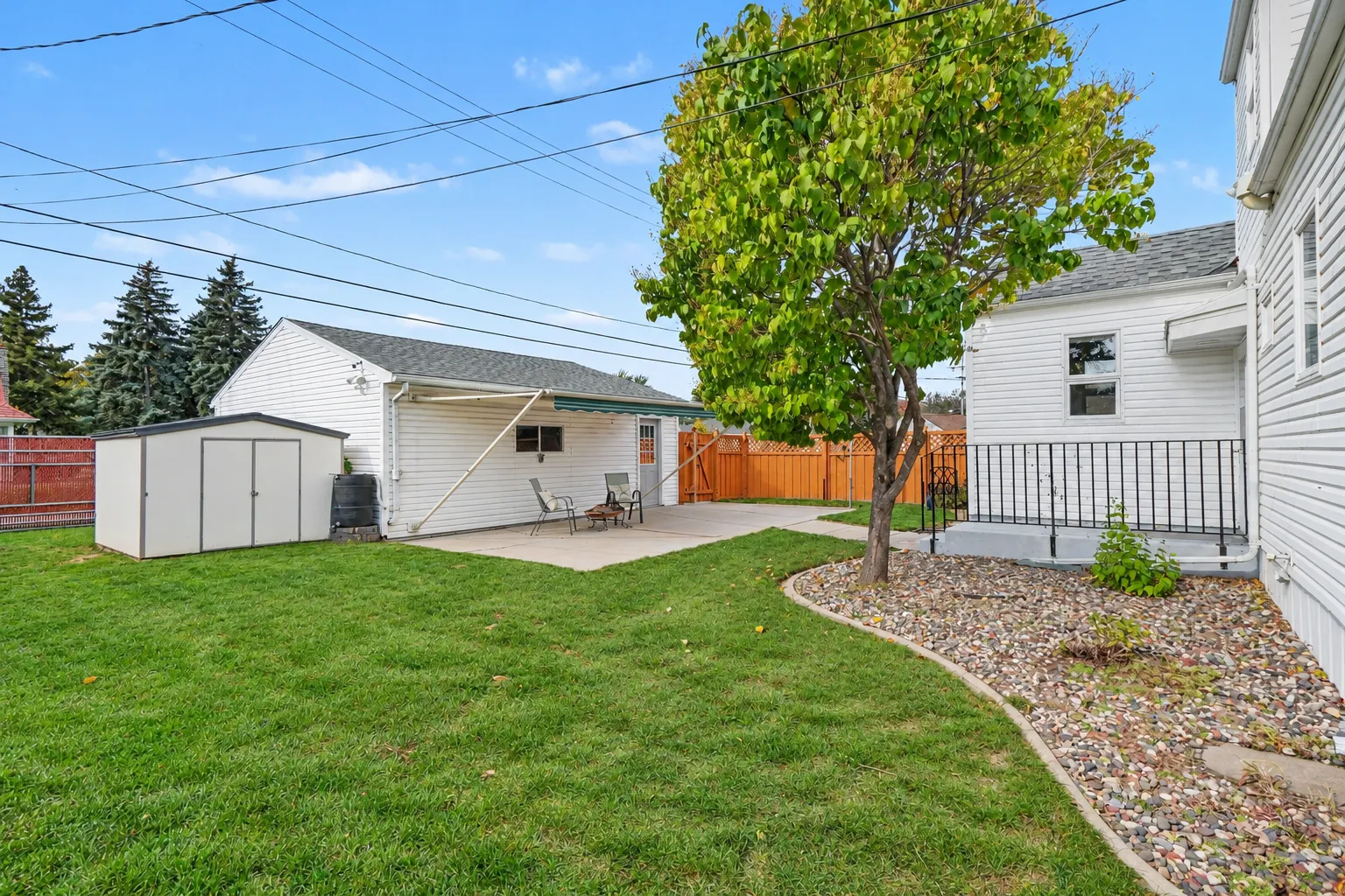 Photo 3 of 233 5th Ne Avenue