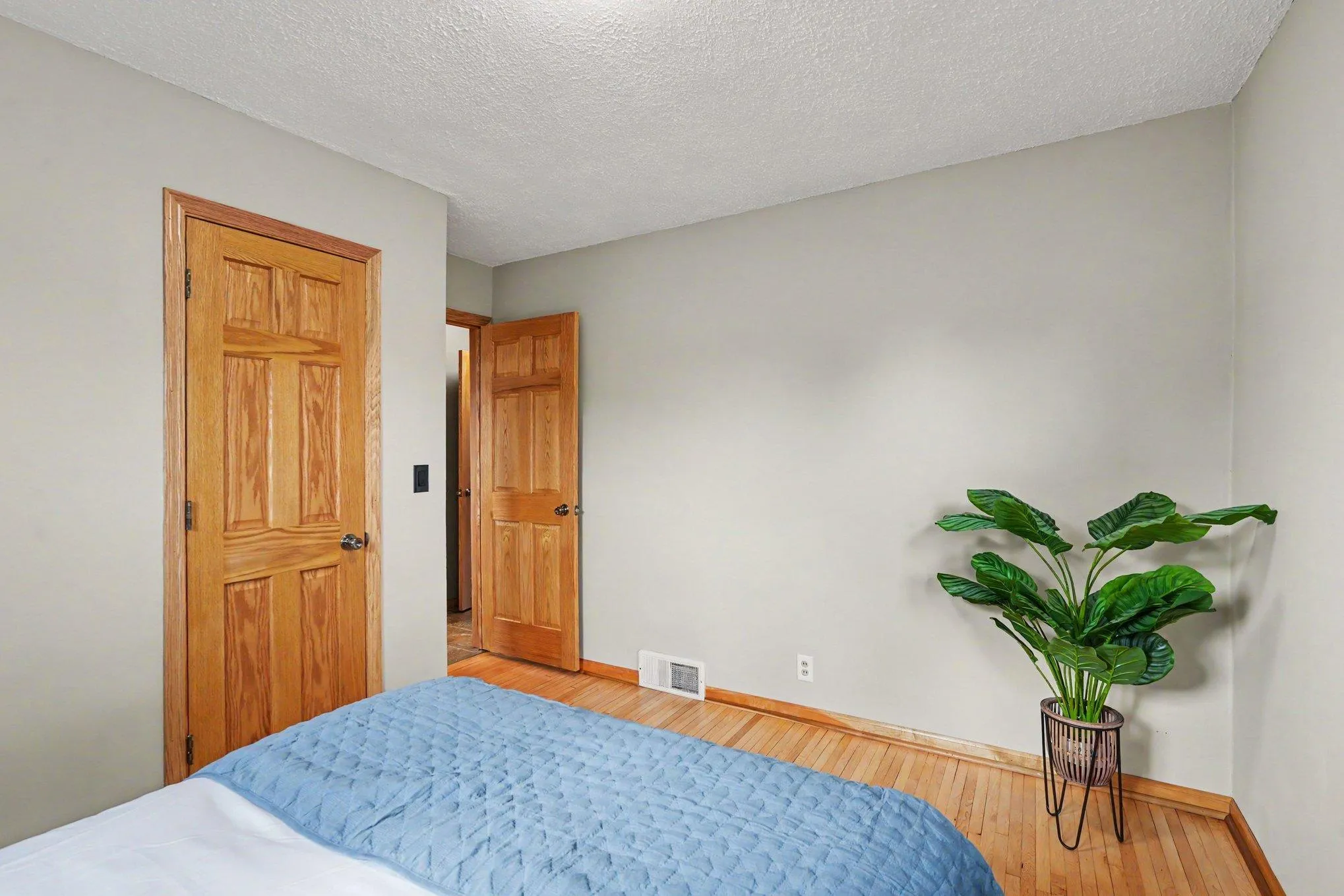 Photo 14 of 233 5th Ne Avenue
