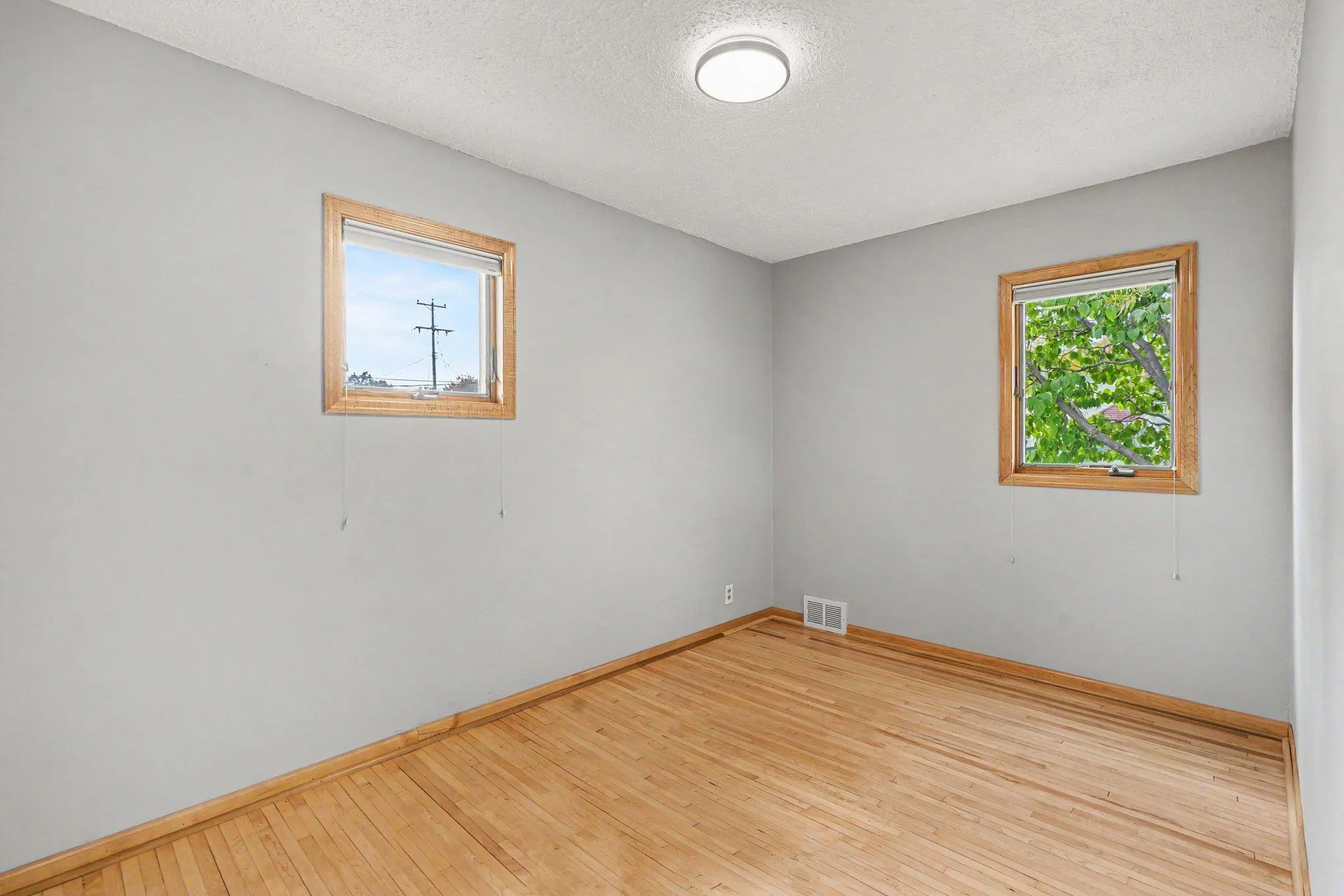 Photo 16 of 233 5th Ne Avenue