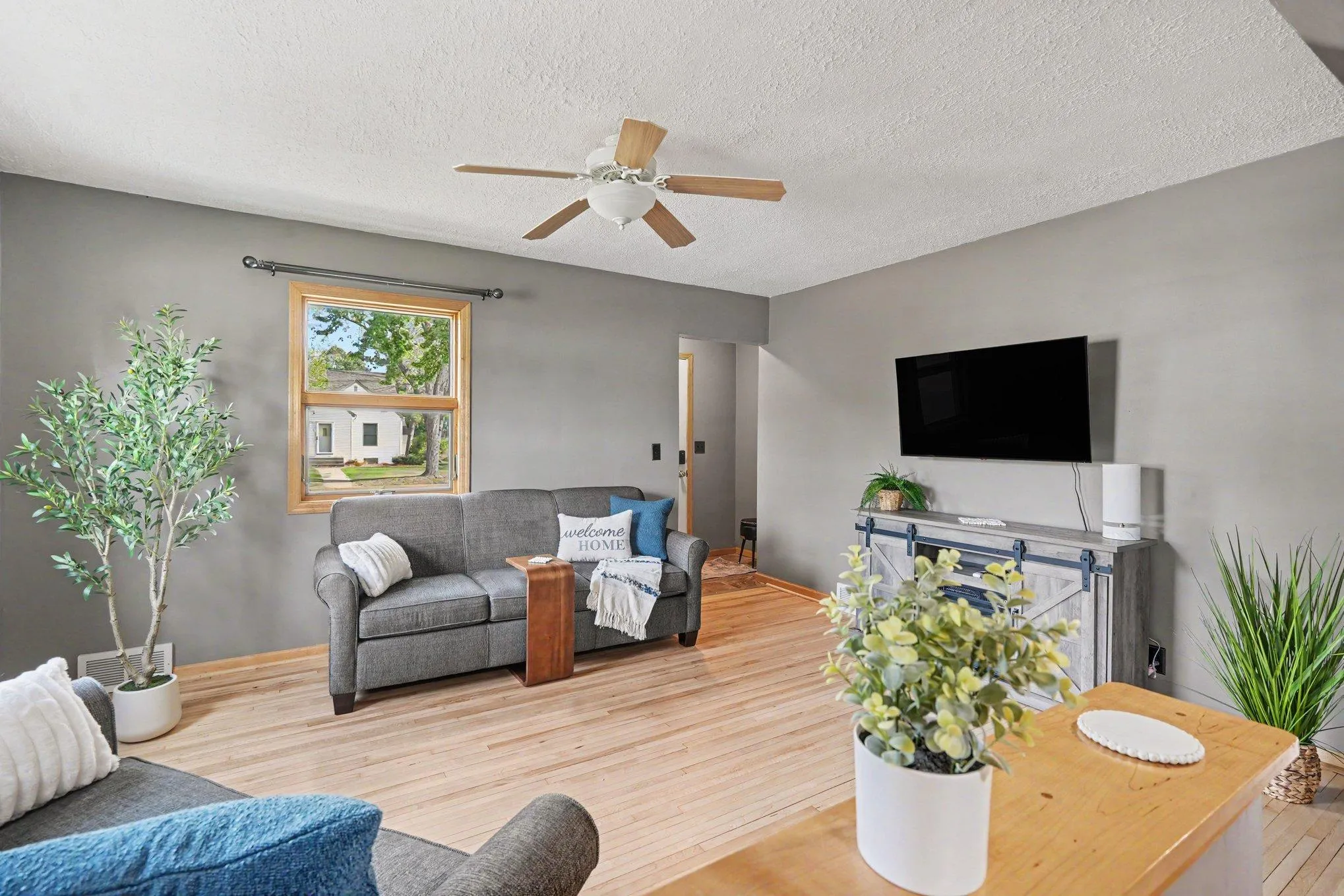 Photo 5 of 233 5th Ne Avenue