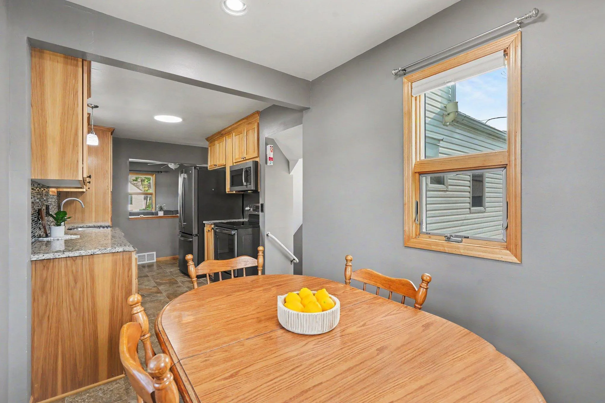 Photo 12 of 233 5th Ne Avenue