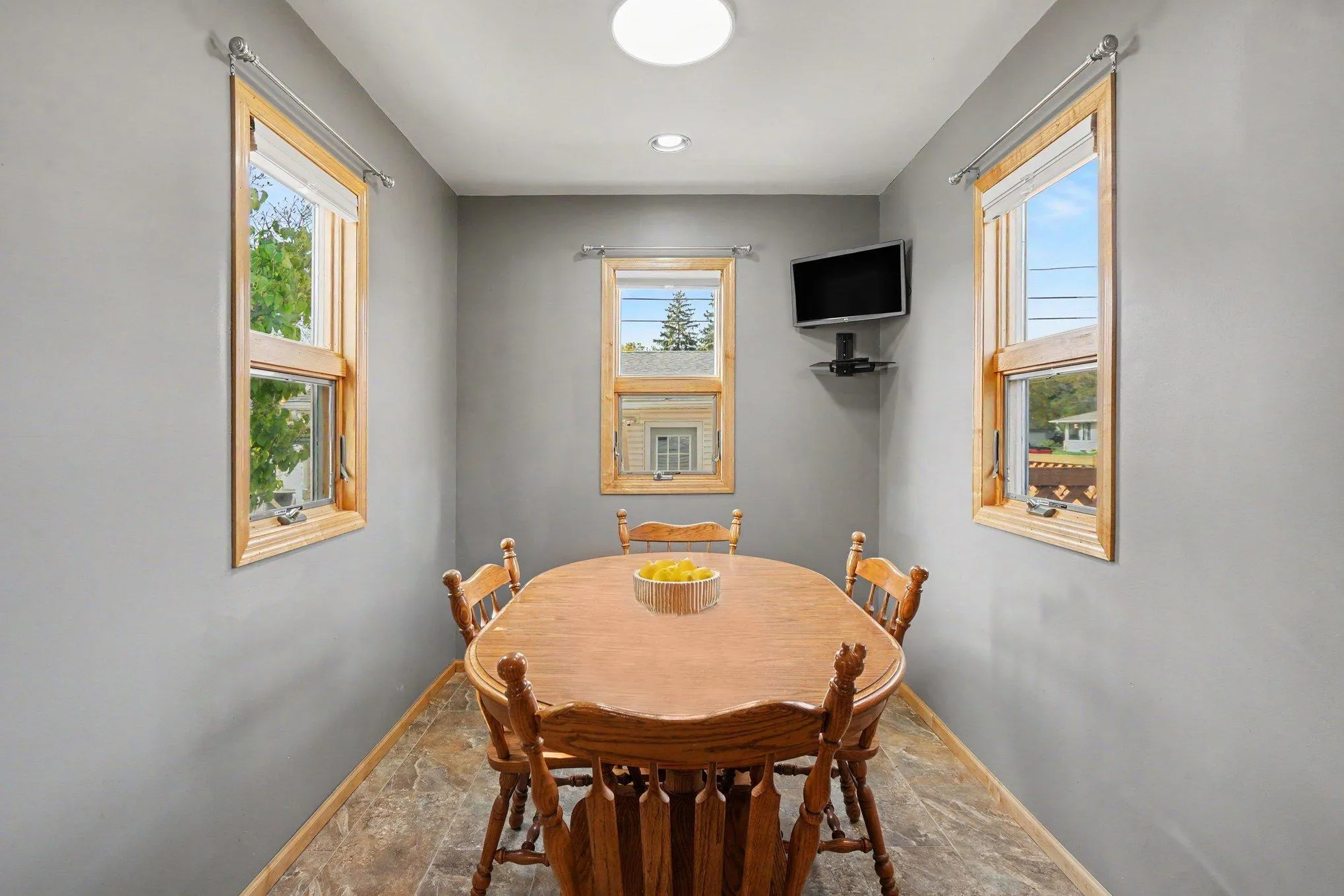 Photo 11 of 233 5th Ne Avenue