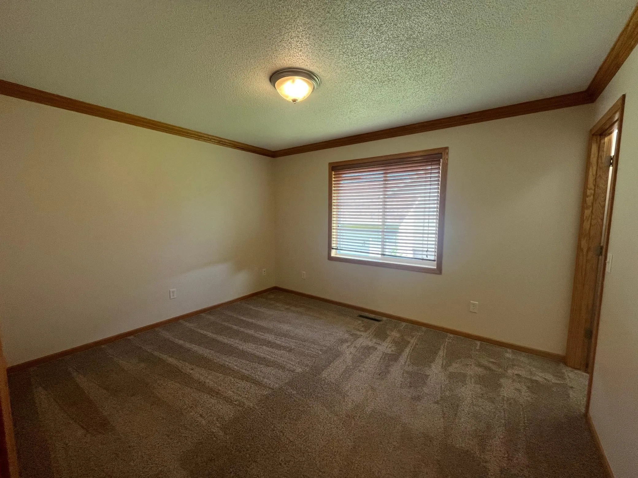 Photo 16 of 7776 Large Ne Avenue