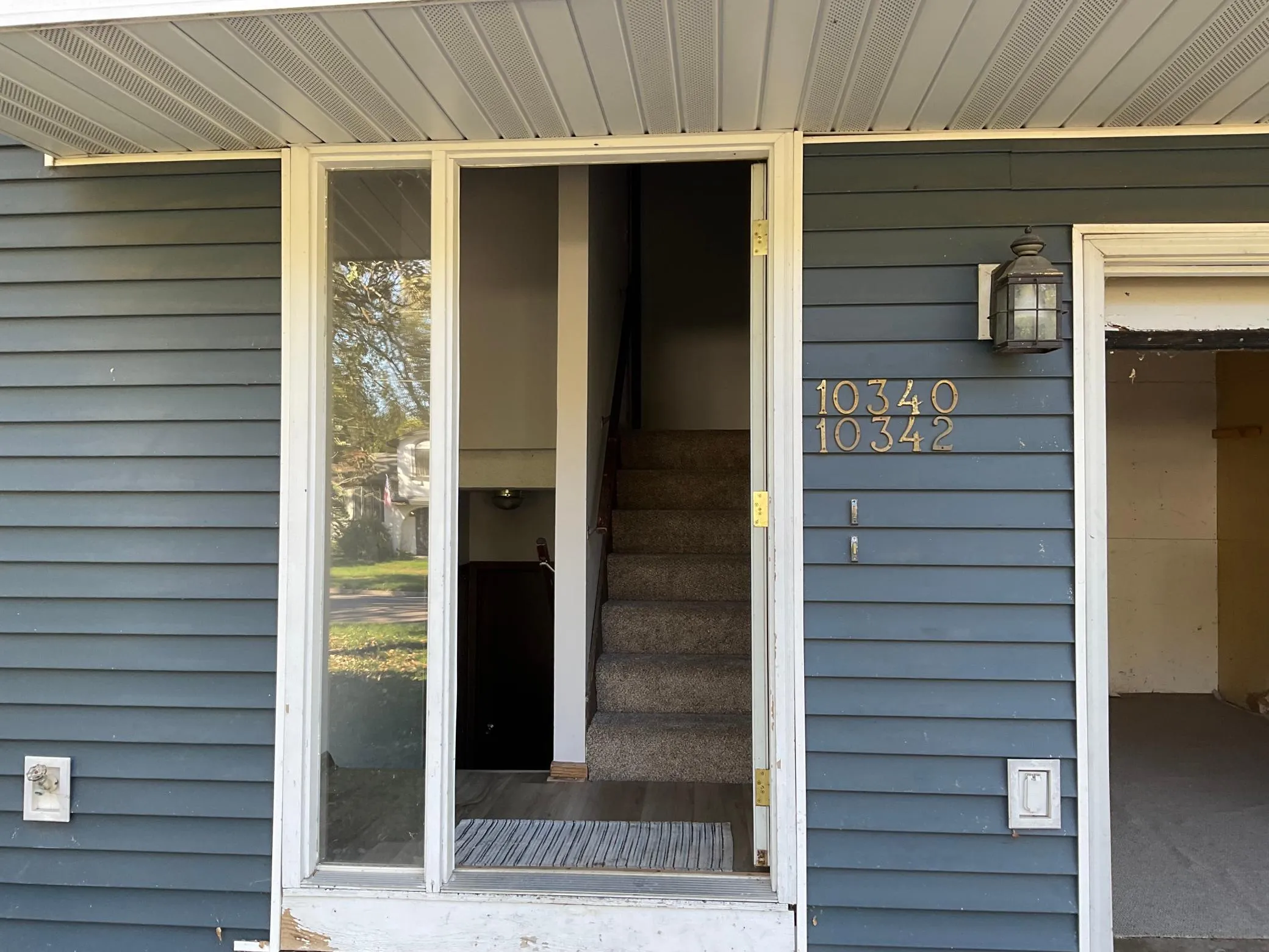 Photo 4 of 10340 Lever Ne Street