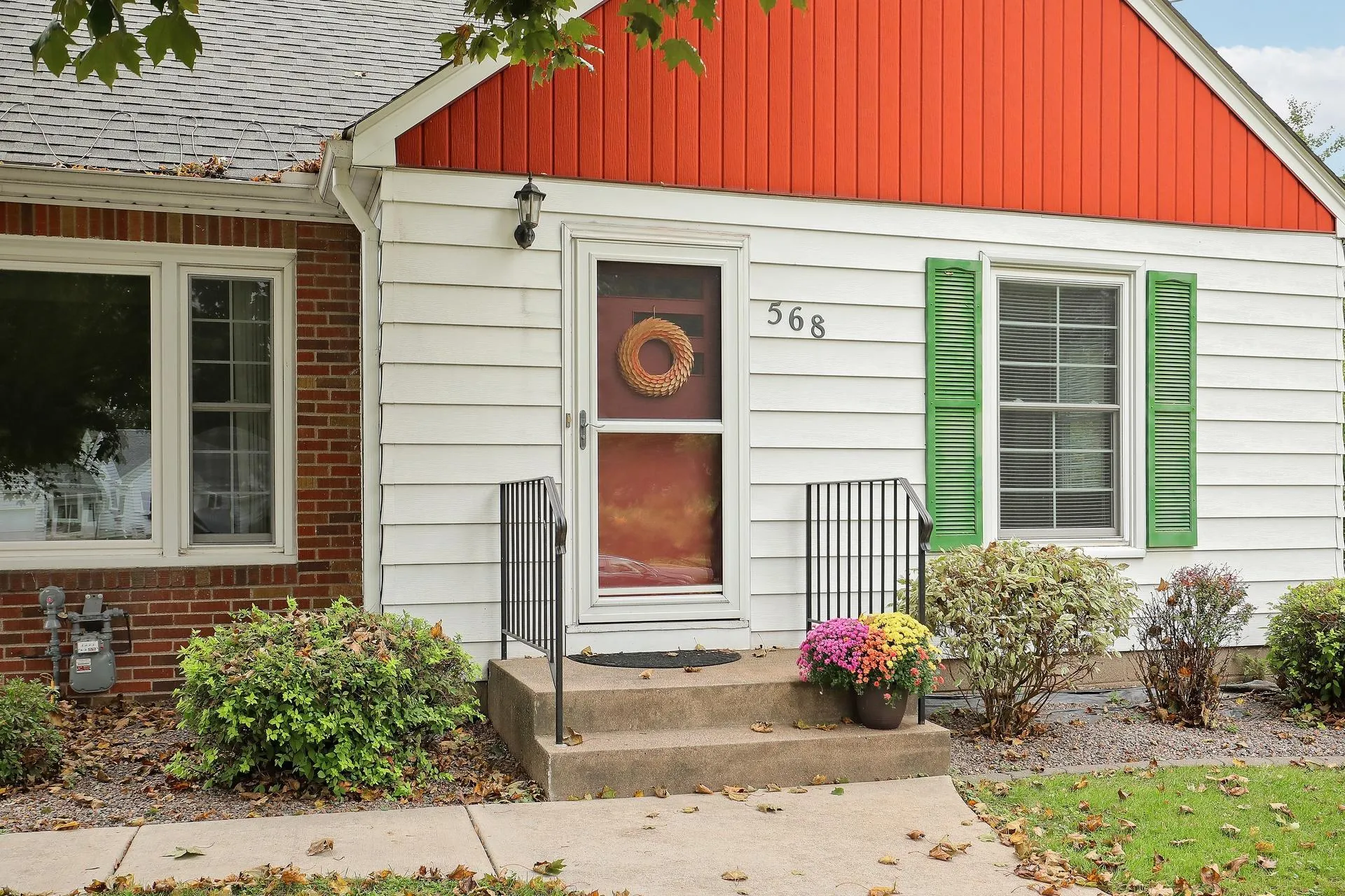 Photo 2 of 568 Spring Street