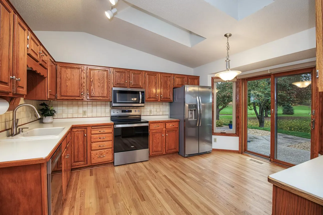 Photo 5 of 16556 Illinois Avenue