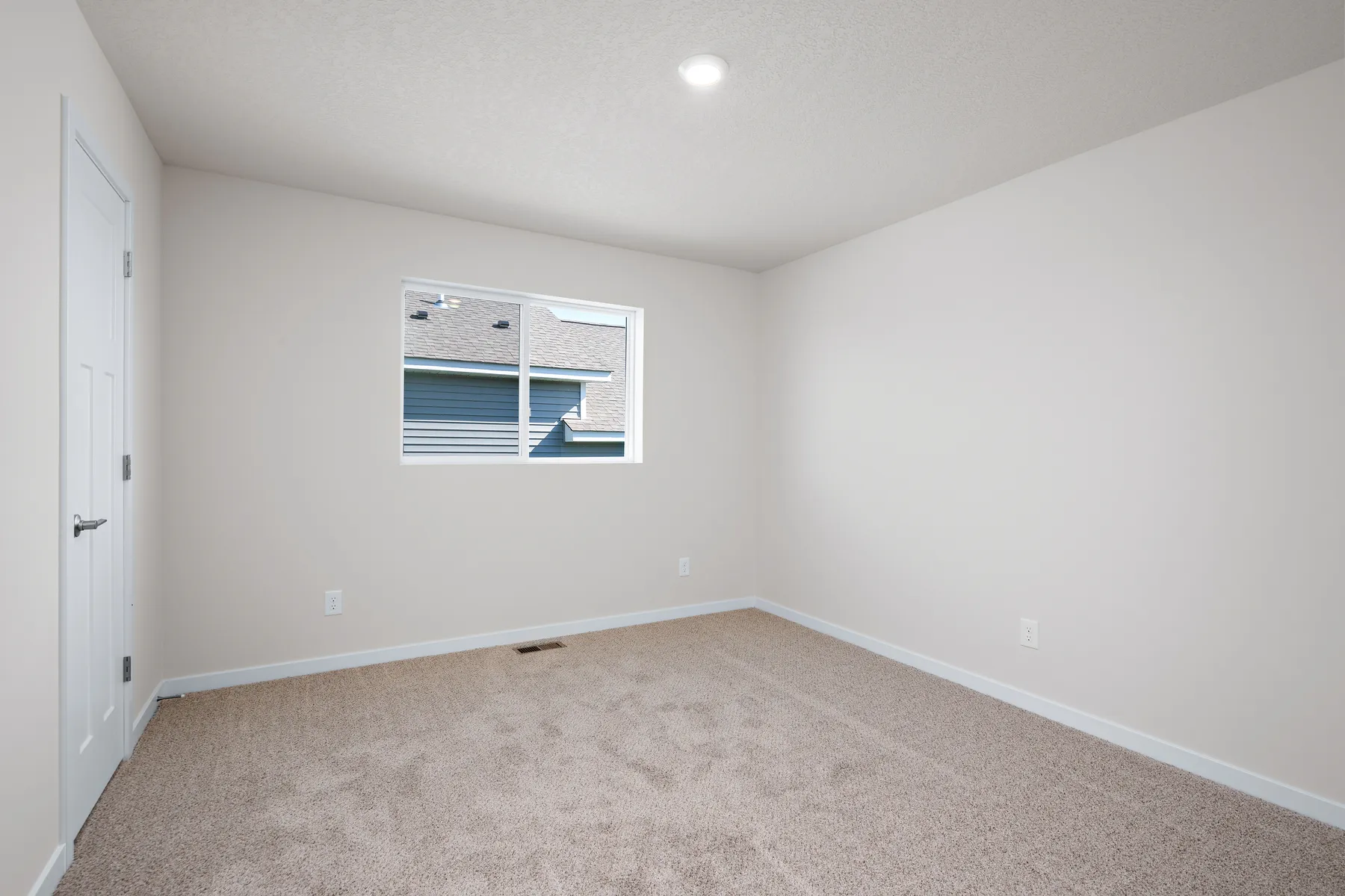Photo 16 of 7709 Birch Street