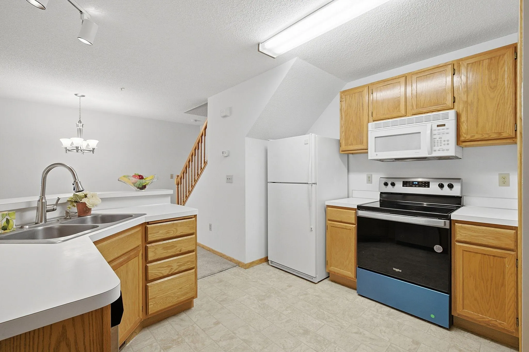 Photo 6 of 2210 Ranchview N Lane Unit 121