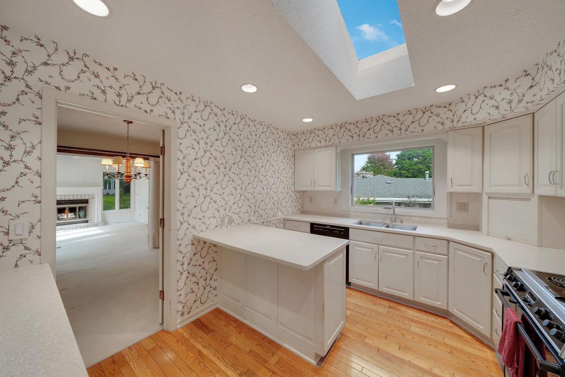 Photo 11 of 9716 Oxborough Road