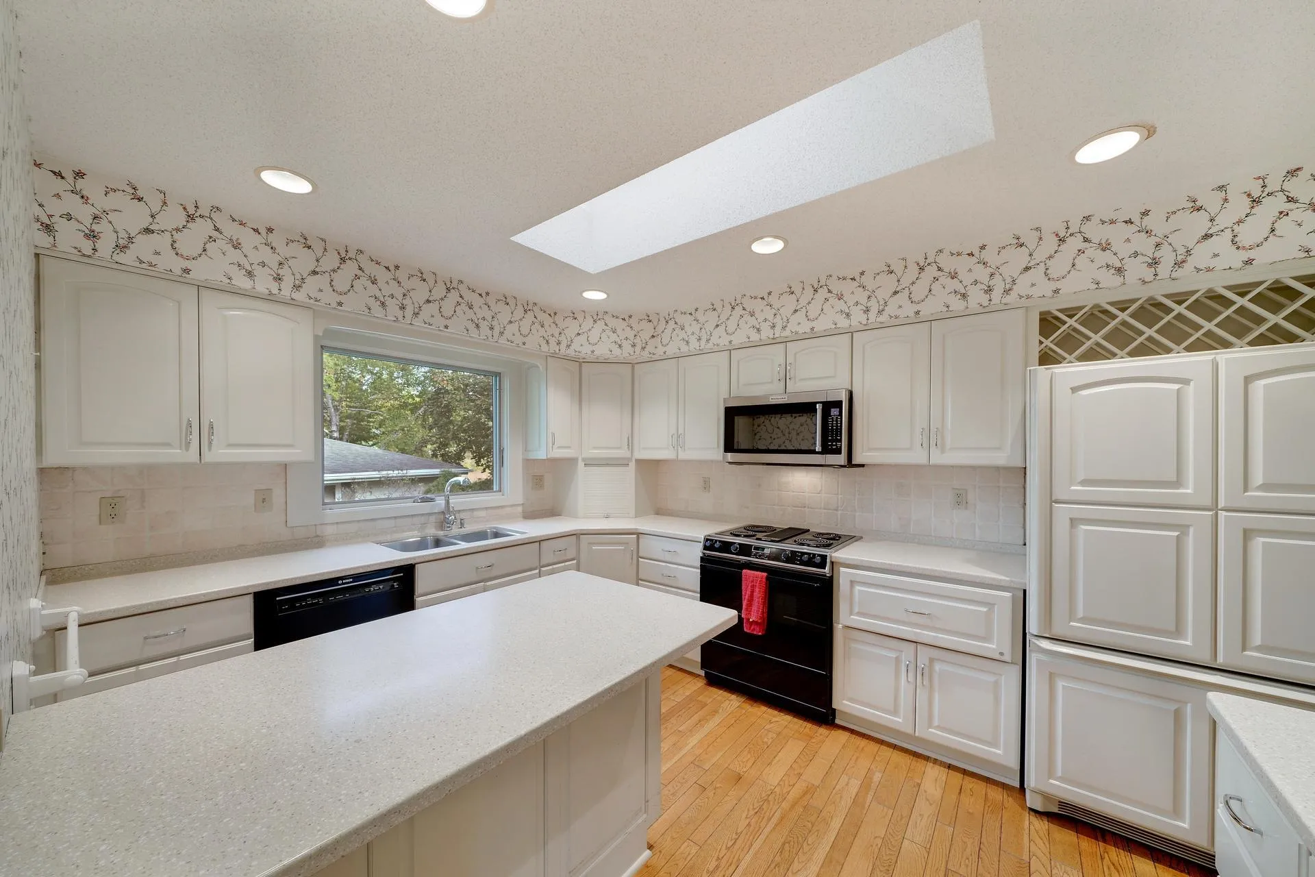 Photo 10 of 9716 Oxborough Road