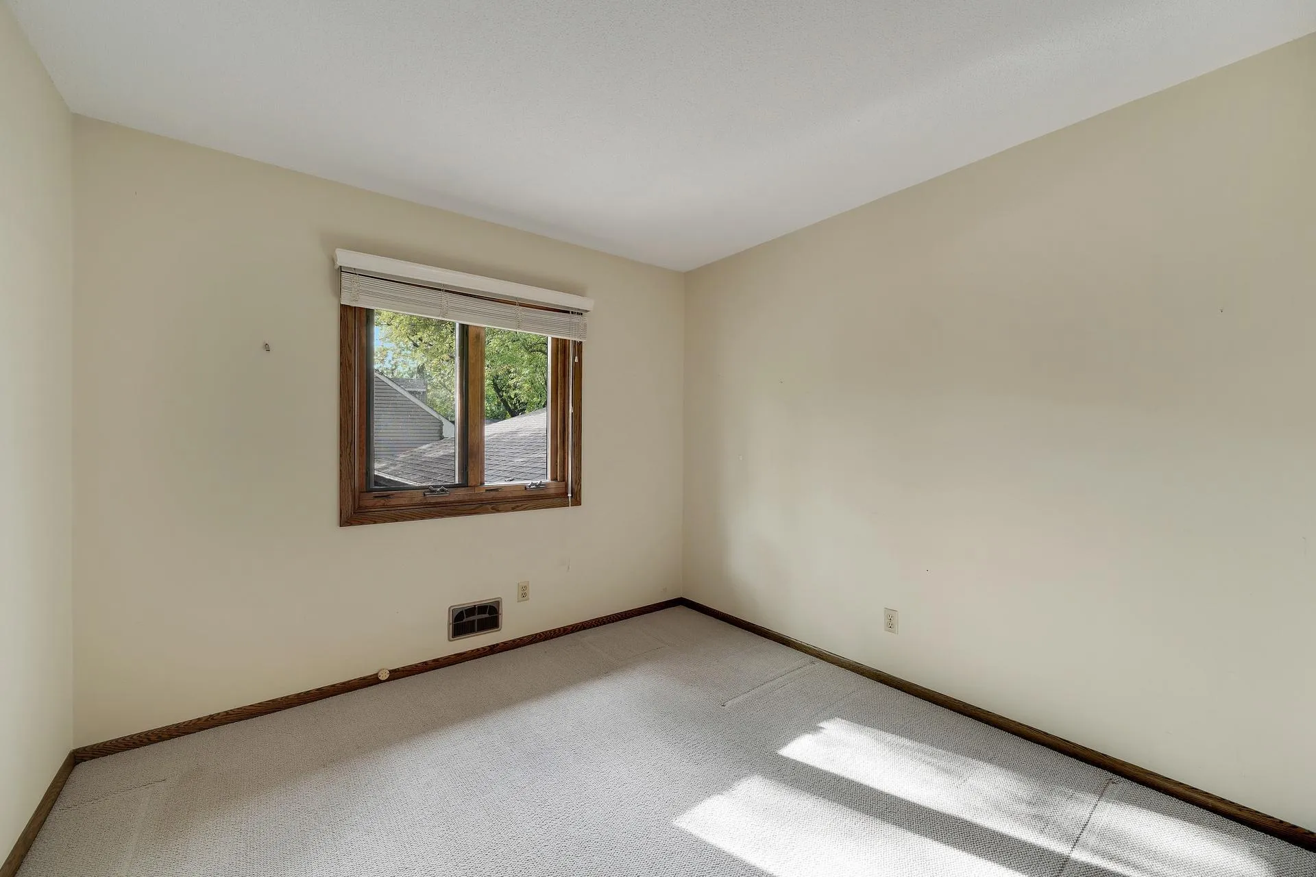 Photo 18 of 9716 Oxborough Road