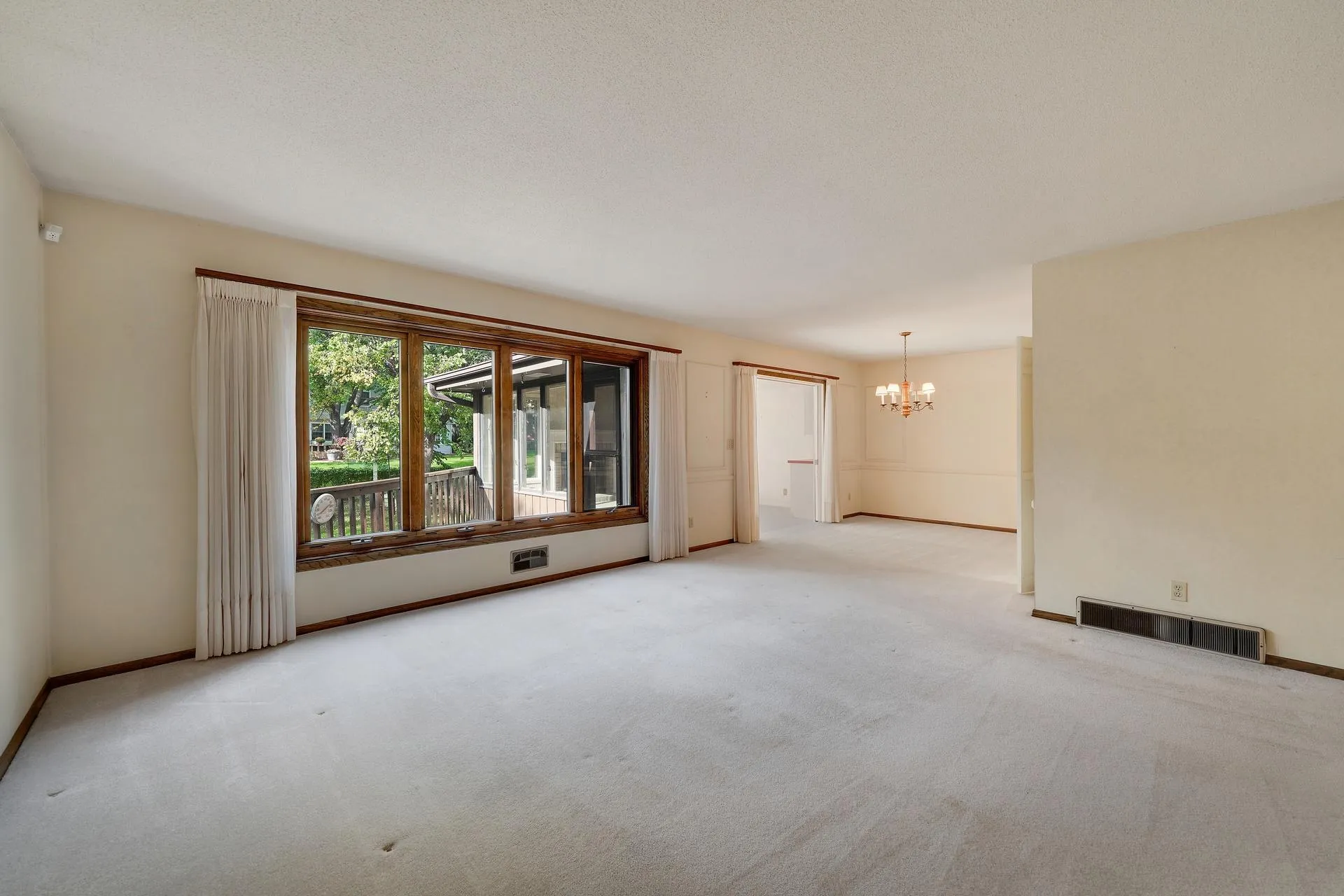 Photo 5 of 9716 Oxborough Road