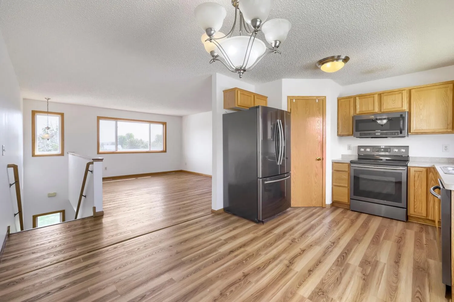 Photo 10 of 4024 Blakewood Drive