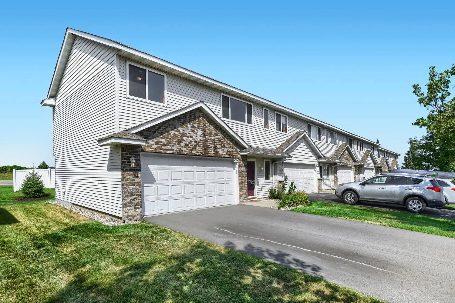 Photo 3 of 4024 Blakewood Drive
