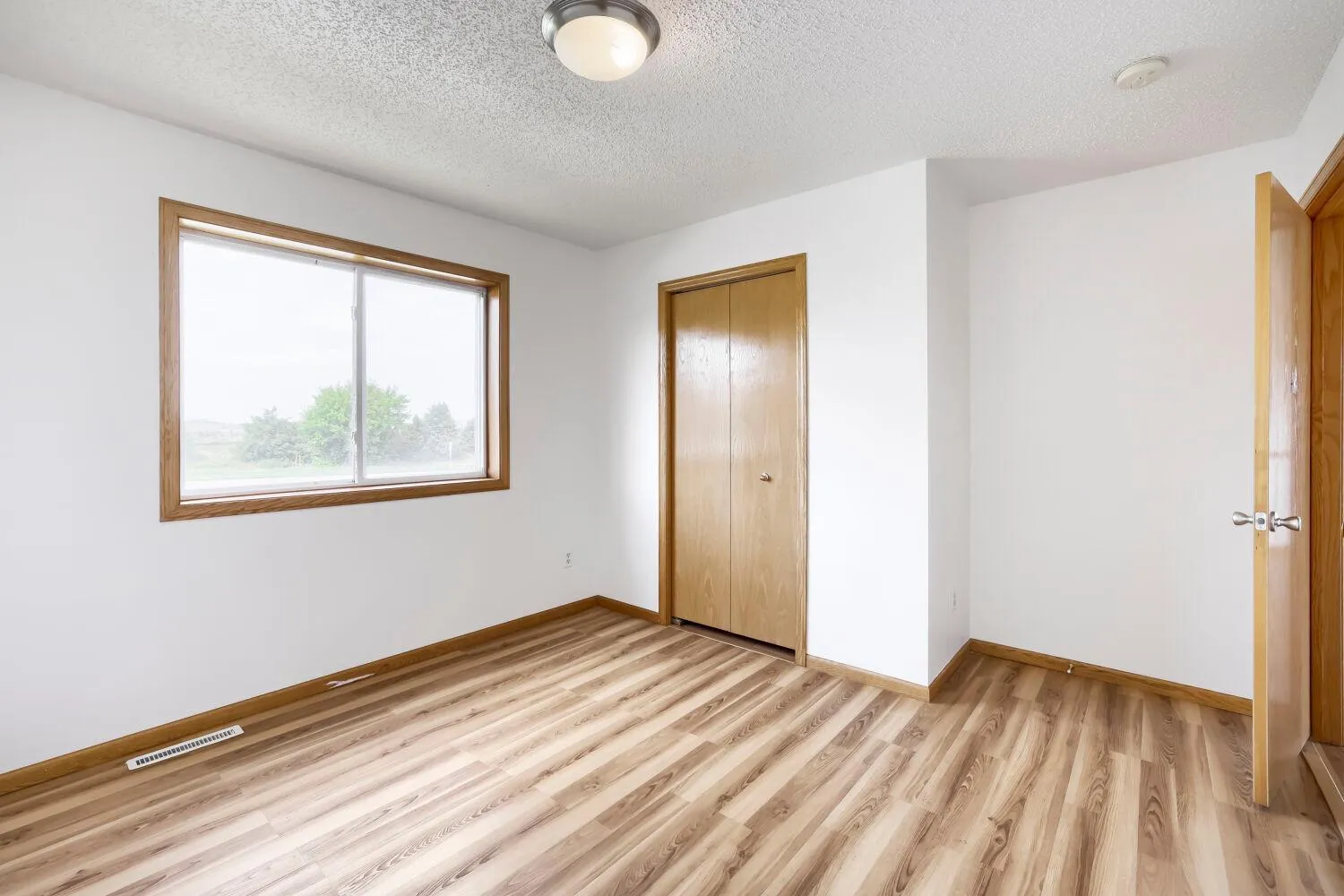 Photo 18 of 4024 Blakewood Drive