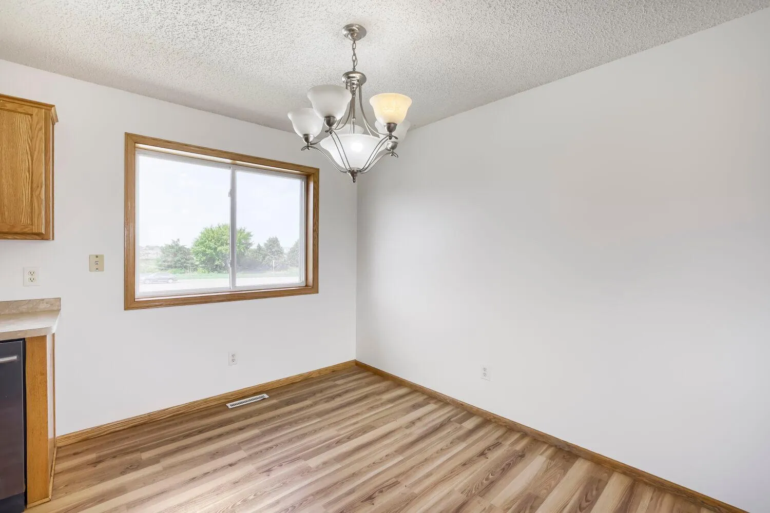 Photo 9 of 4024 Blakewood Drive