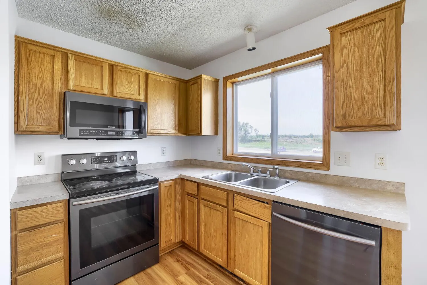 Photo 11 of 4024 Blakewood Drive