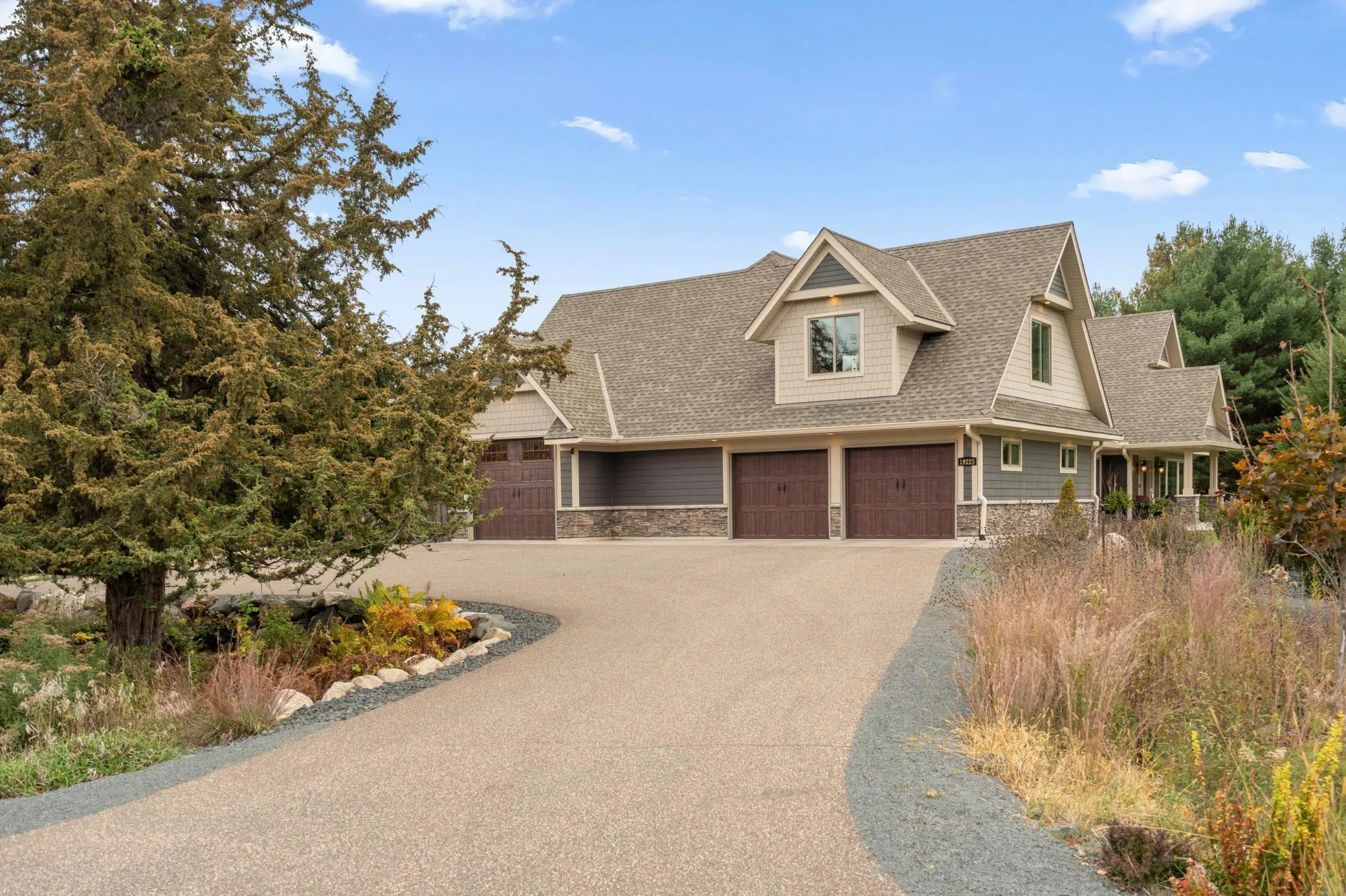 Photo 17 of 19225 Meadowridge N Lane