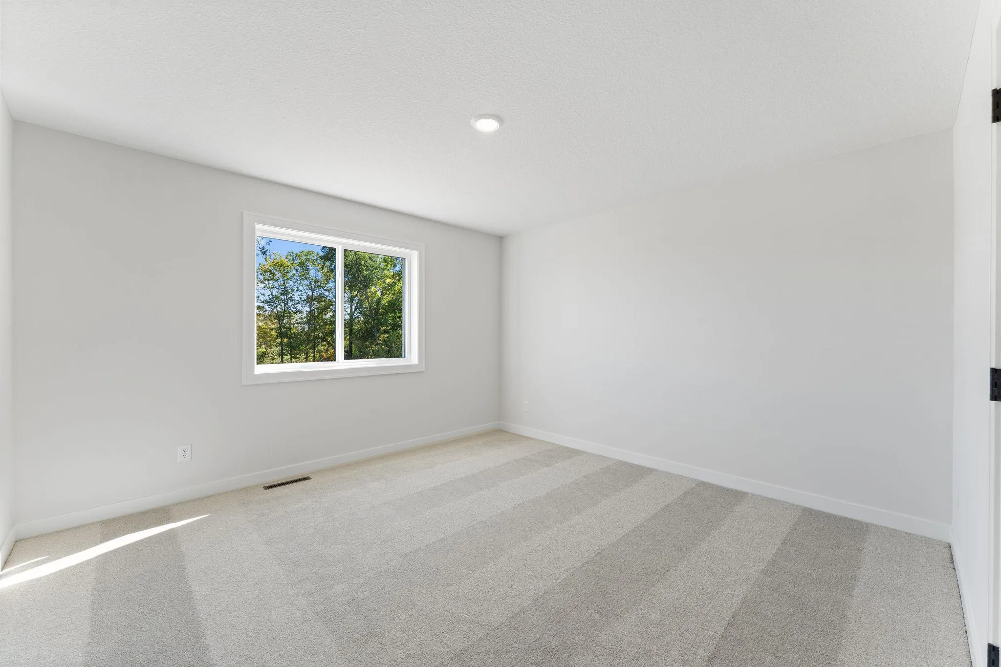 Photo 13 of 2031 Avon Lane