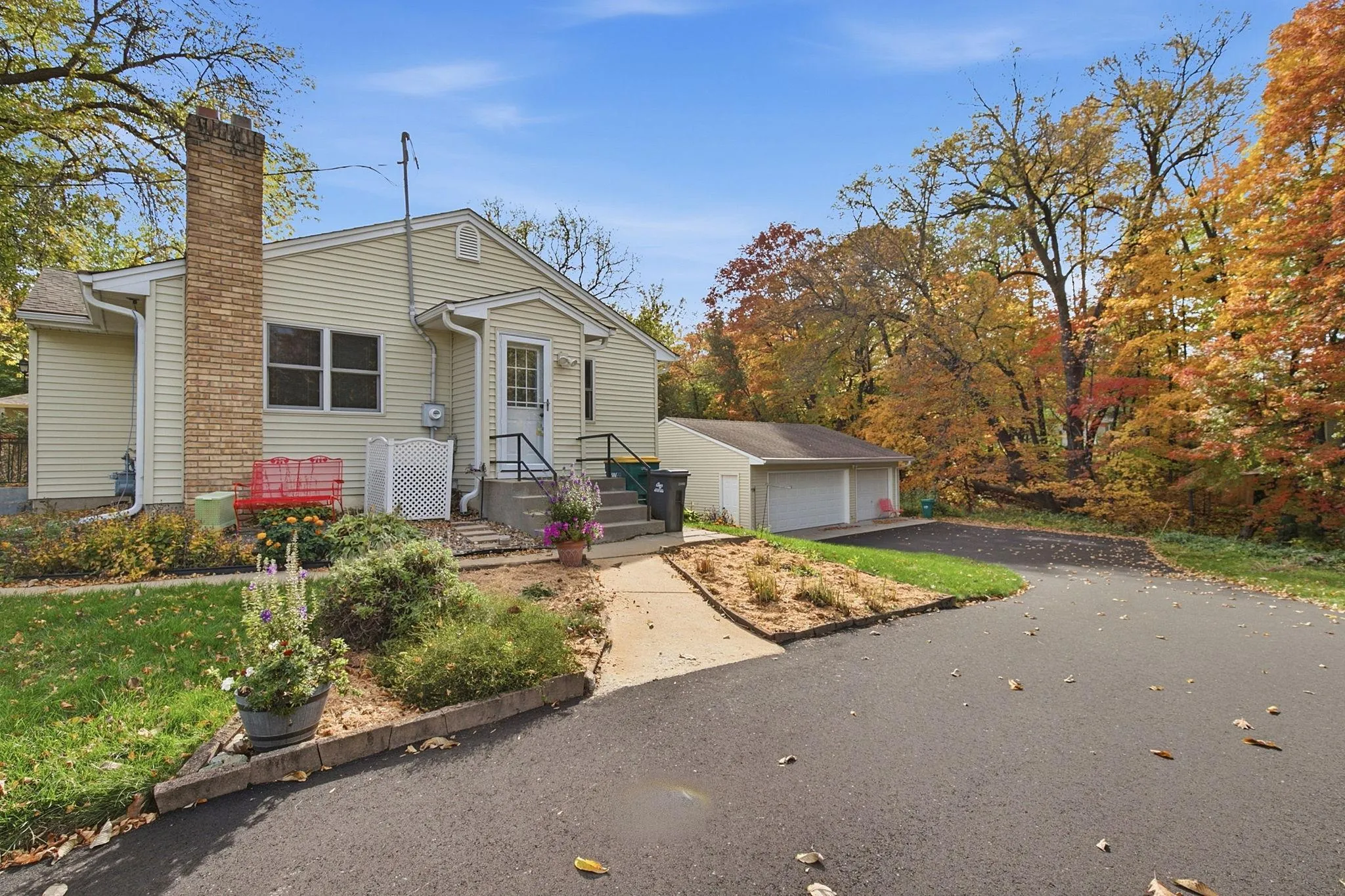 Photo 4 of 5530 Wedgewood Drive