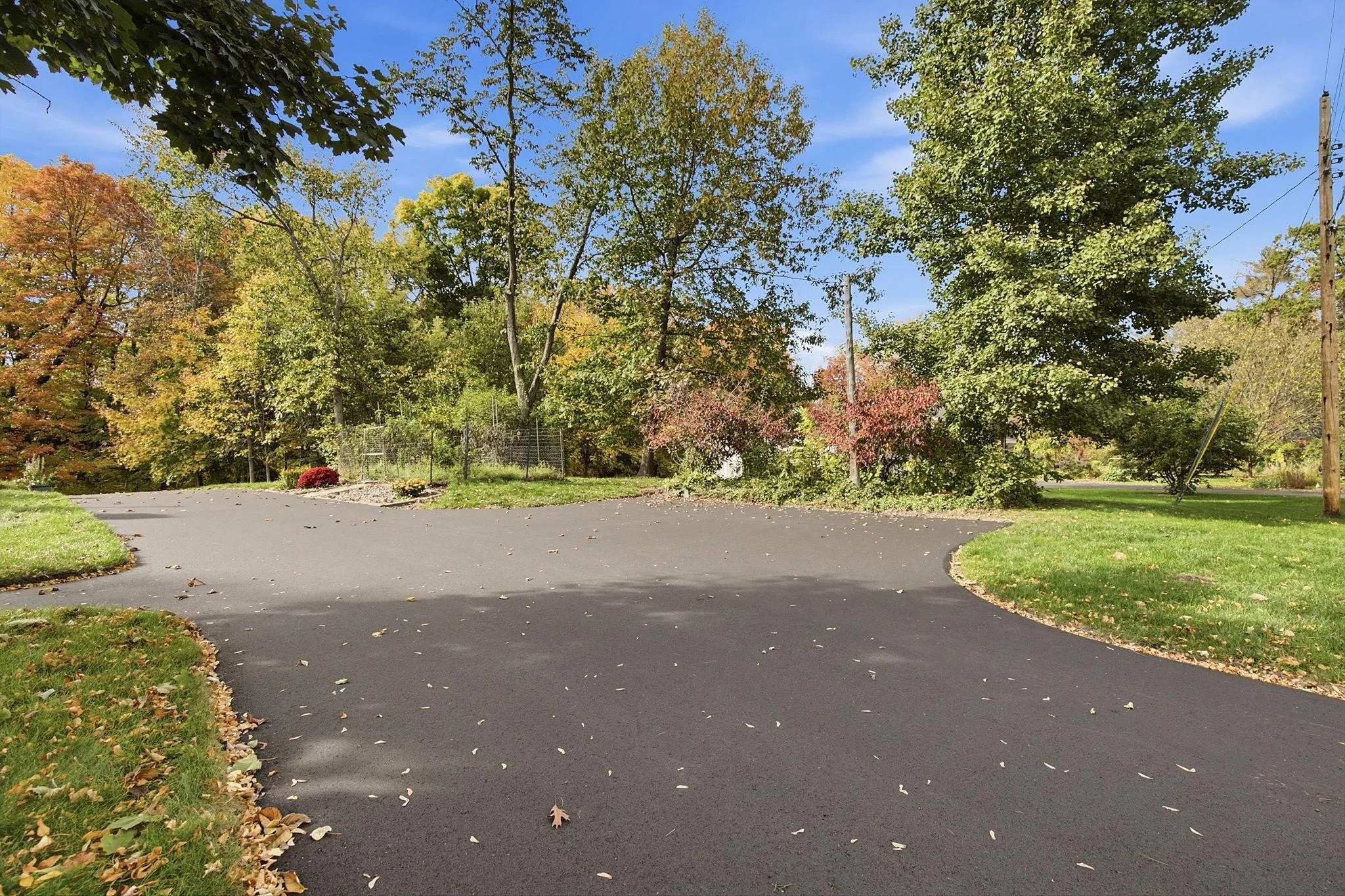 Photo 13 of 5530 Wedgewood Drive