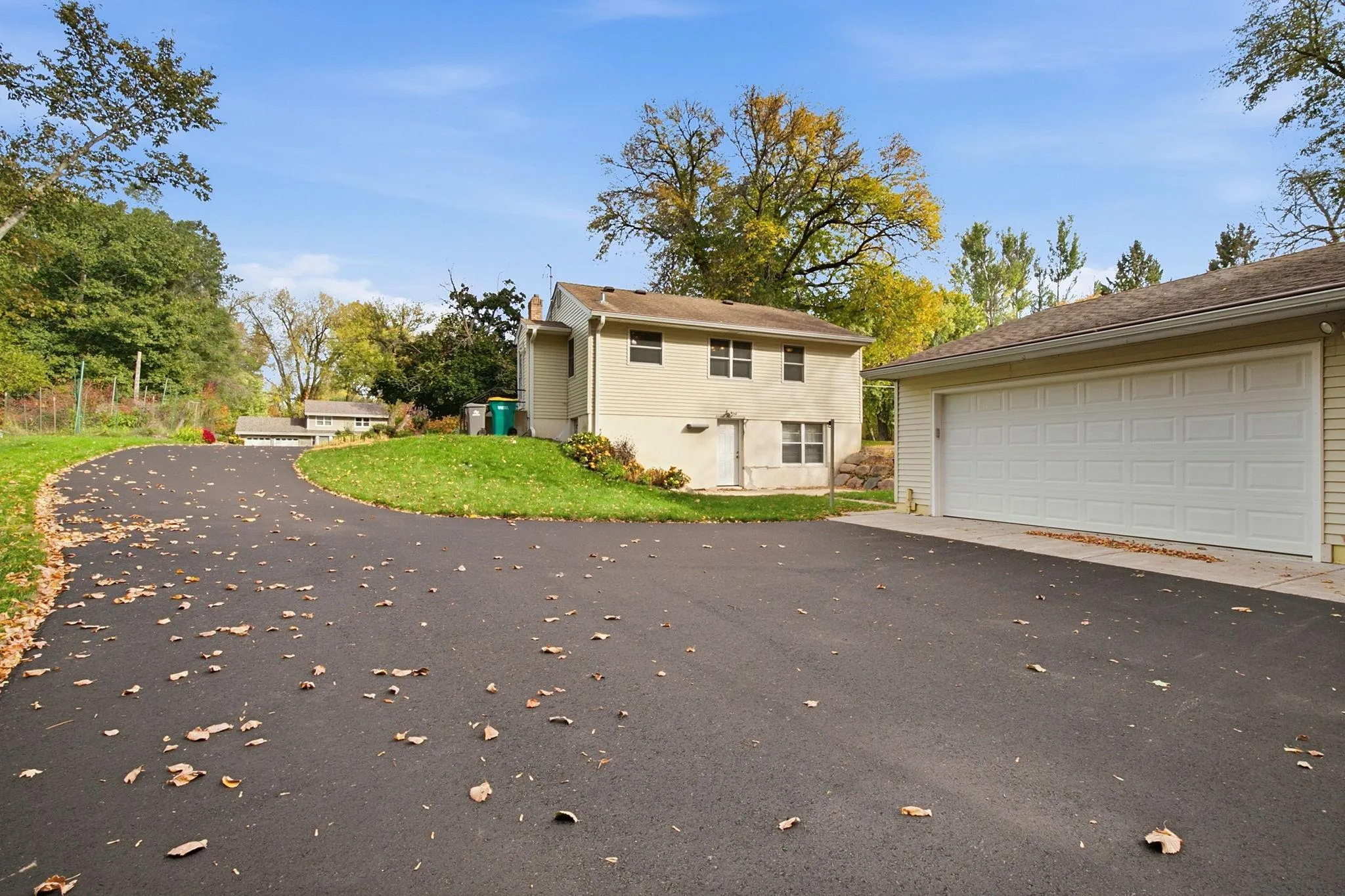 Photo 5 of 5530 Wedgewood Drive