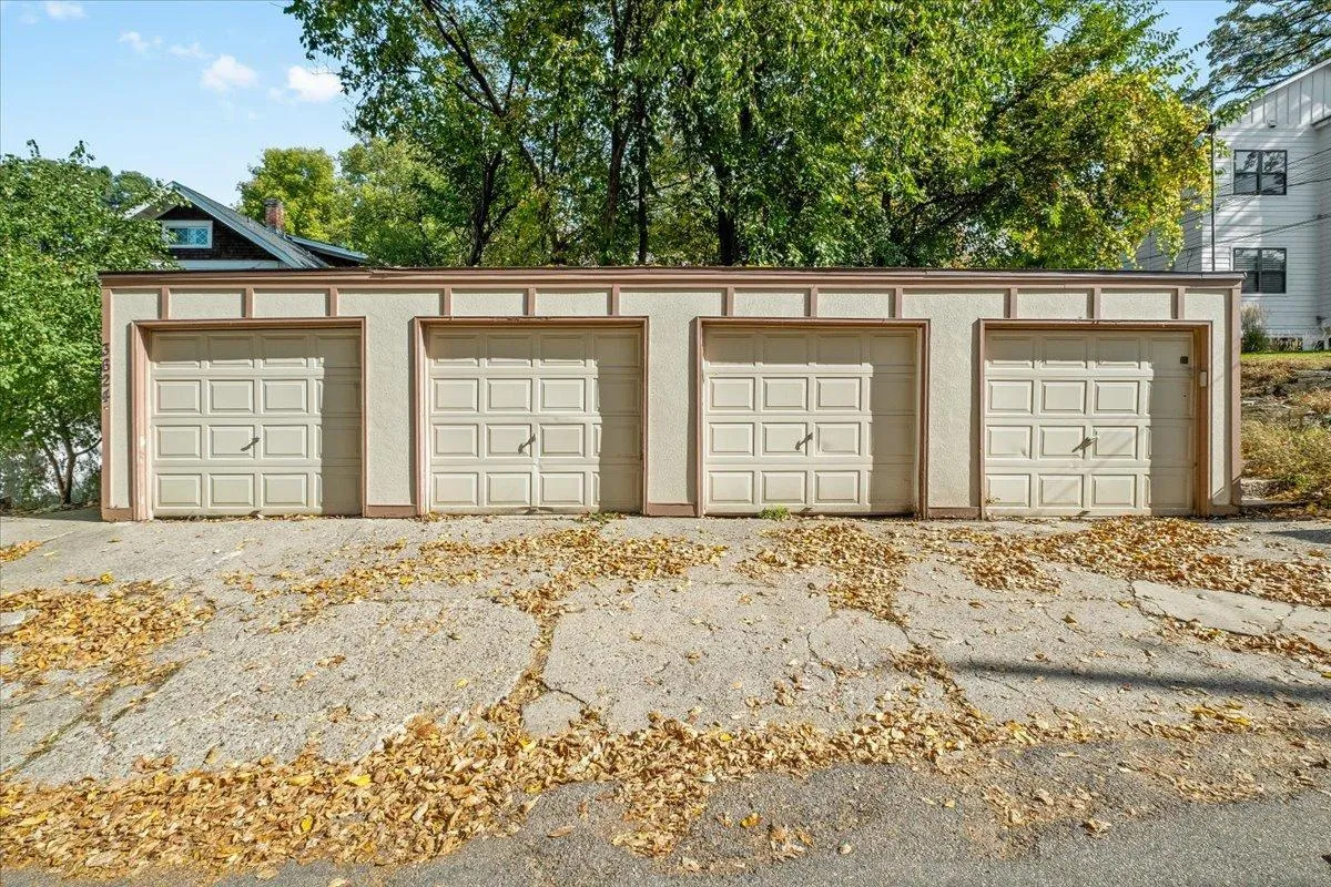 Photo 19 of 3624 Colfax S Avenue Unit 101