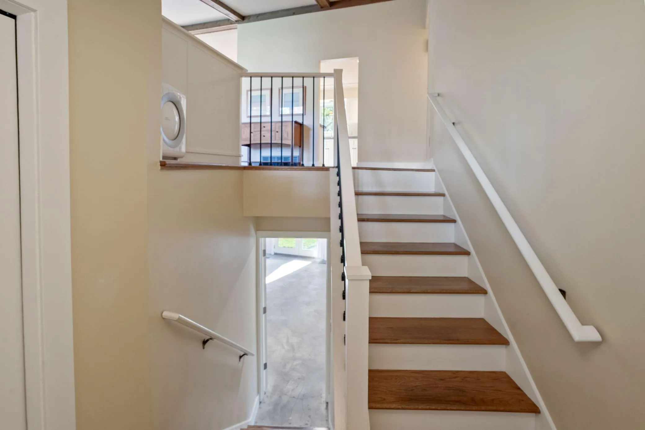 Photo 9 of 526 Elaine Avenue