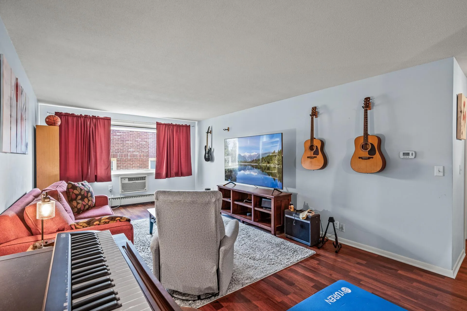 Photo 18 of 1901 Emerson S Avenue Unit 303