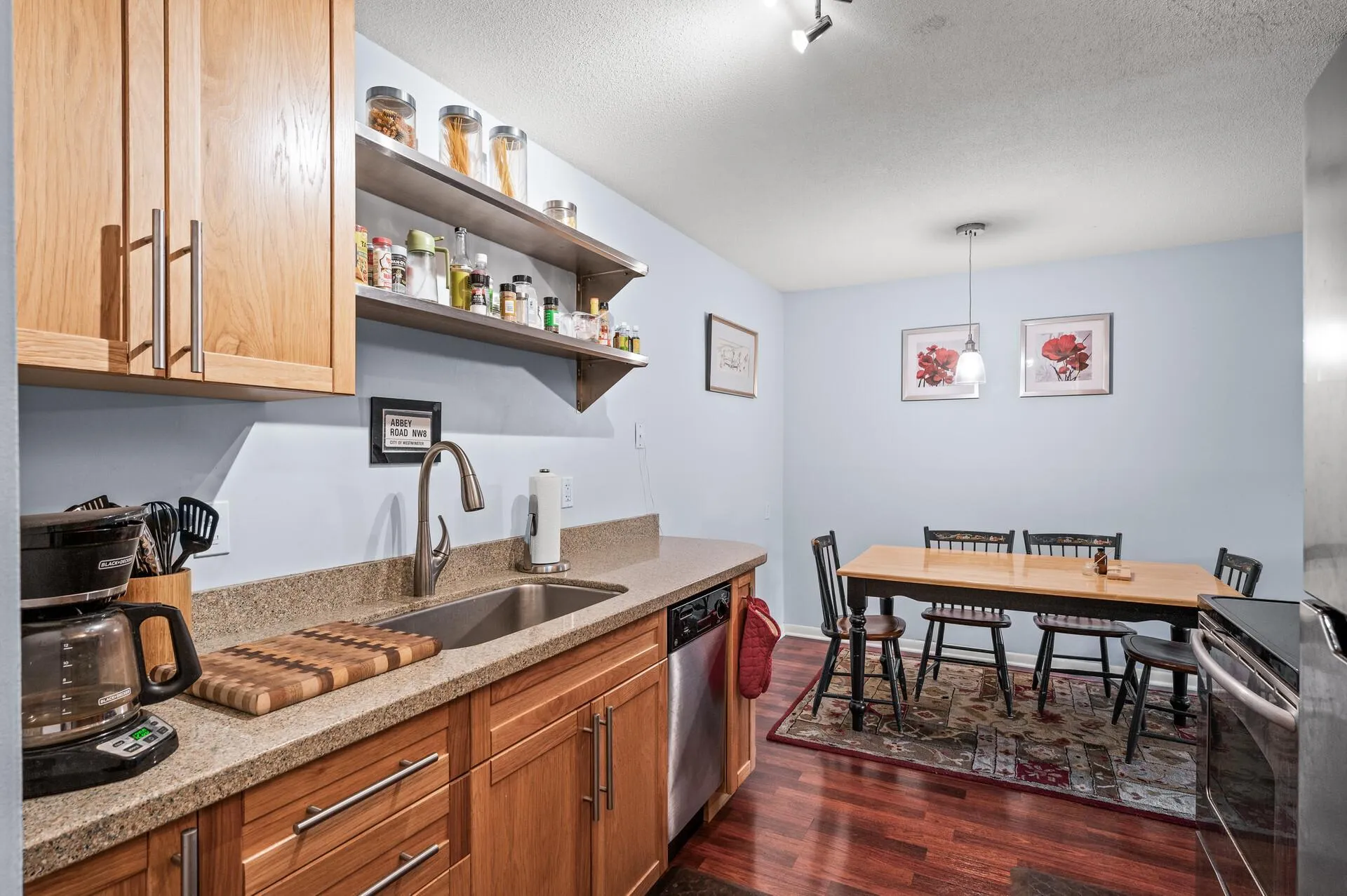 Photo 12 of 1901 Emerson S Avenue Unit 303