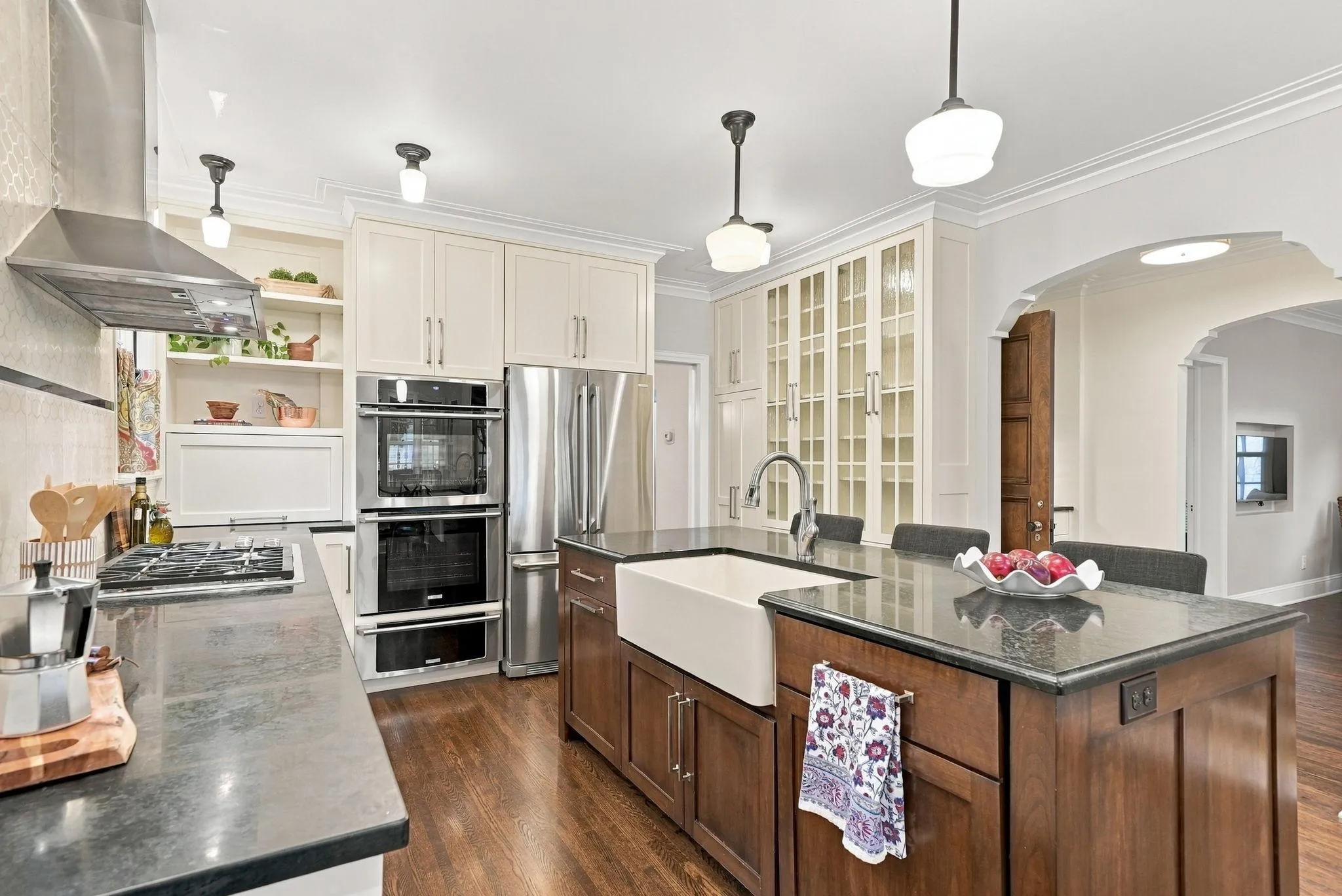 Photo 10 of 2708 Ewing S Avenue