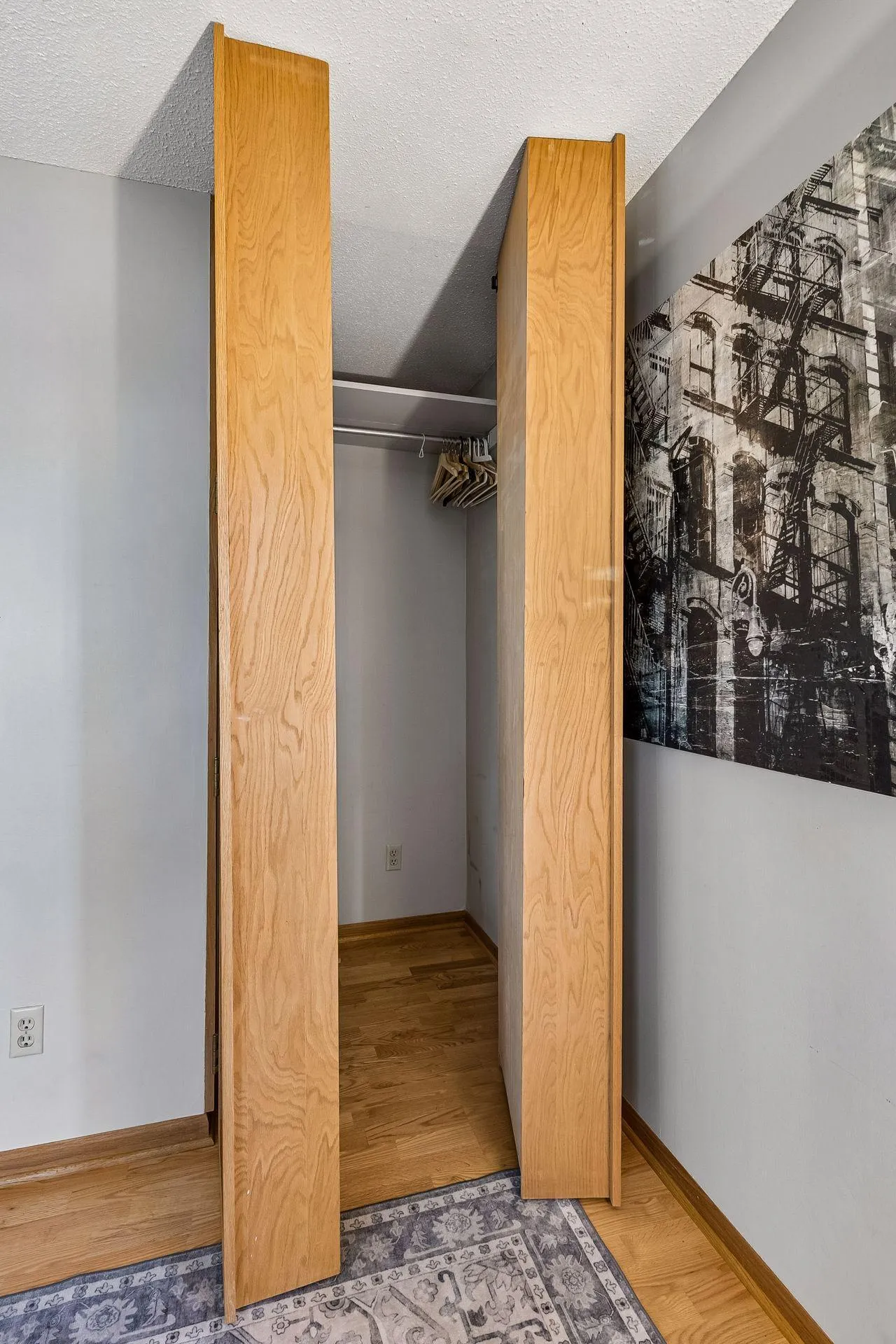 Photo 13 of 234 8th Se Street