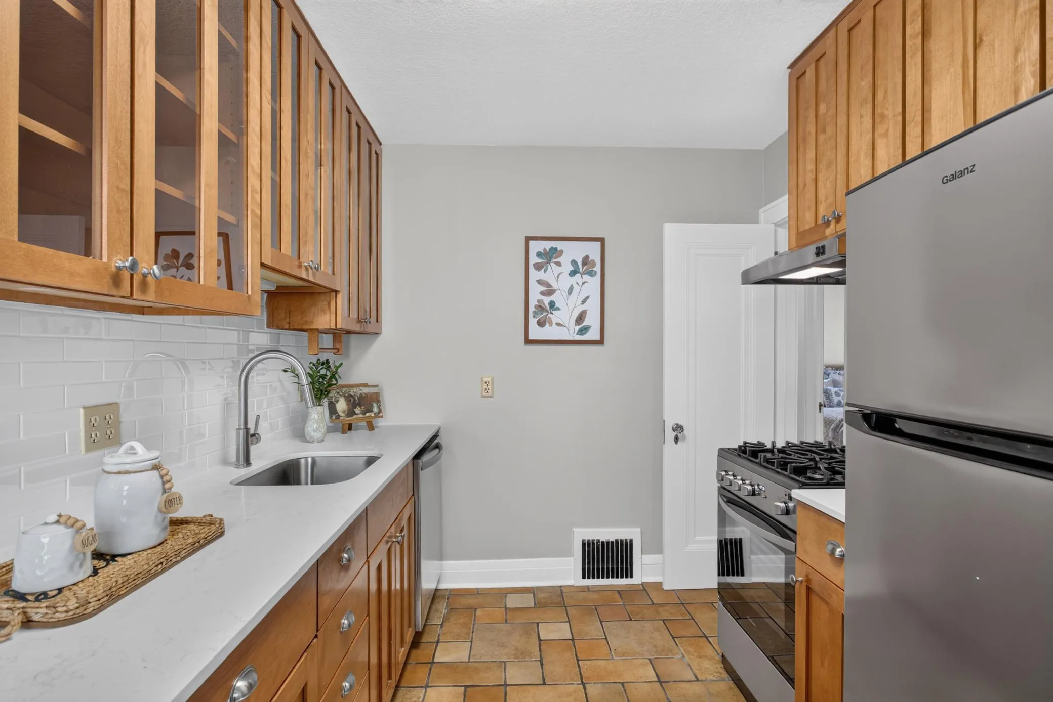 Photo 6 of 4544 Portland Avenue
