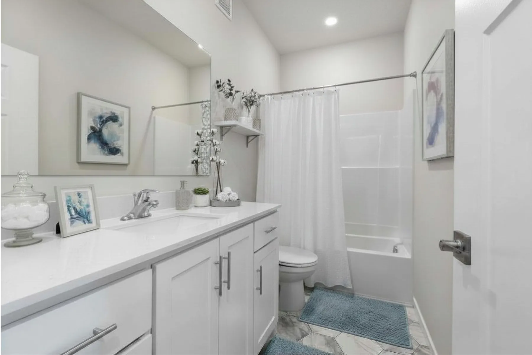 Photo 12 of 39793 Fallbrook Avenue