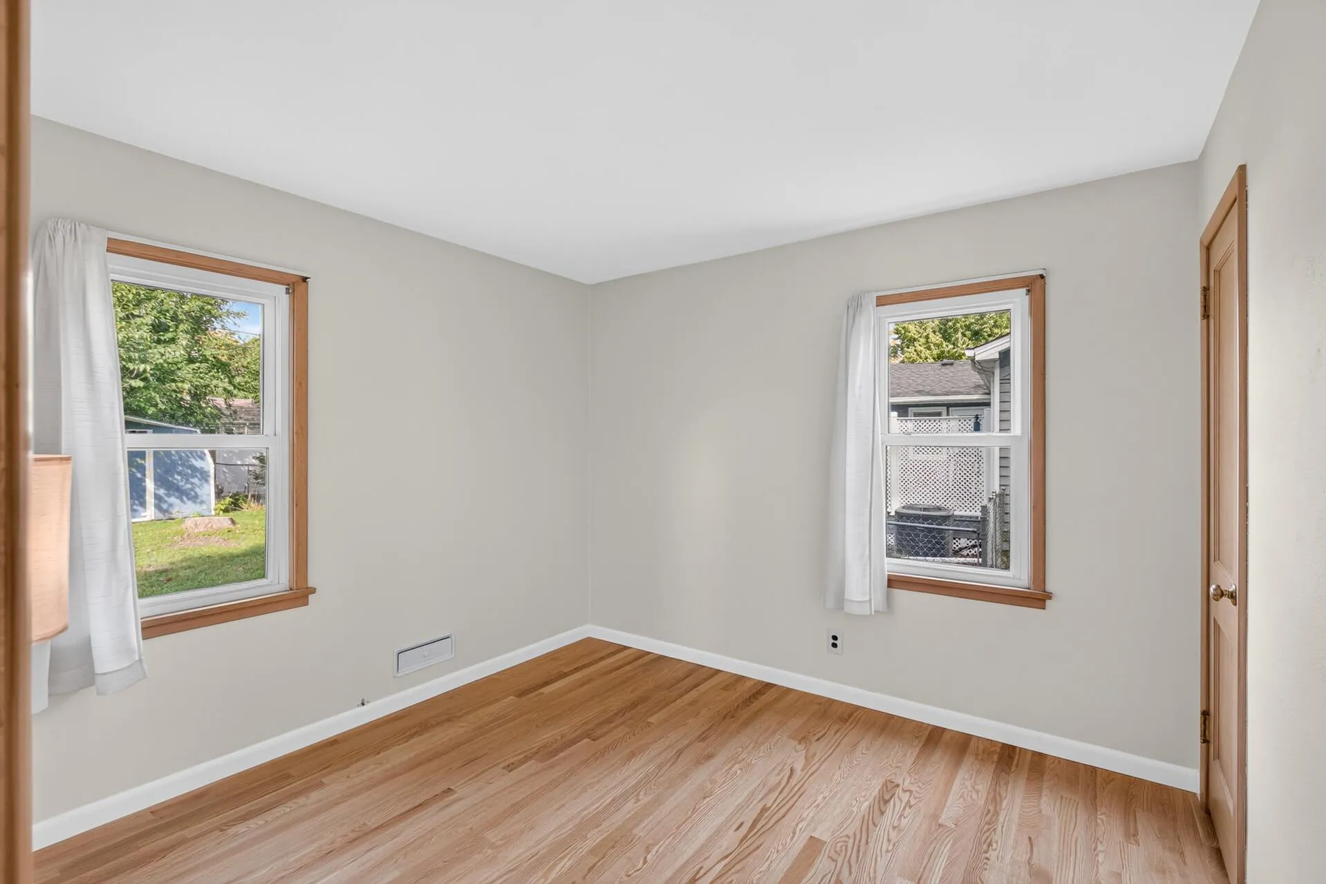 Photo 11 of 2937 Pascal Street