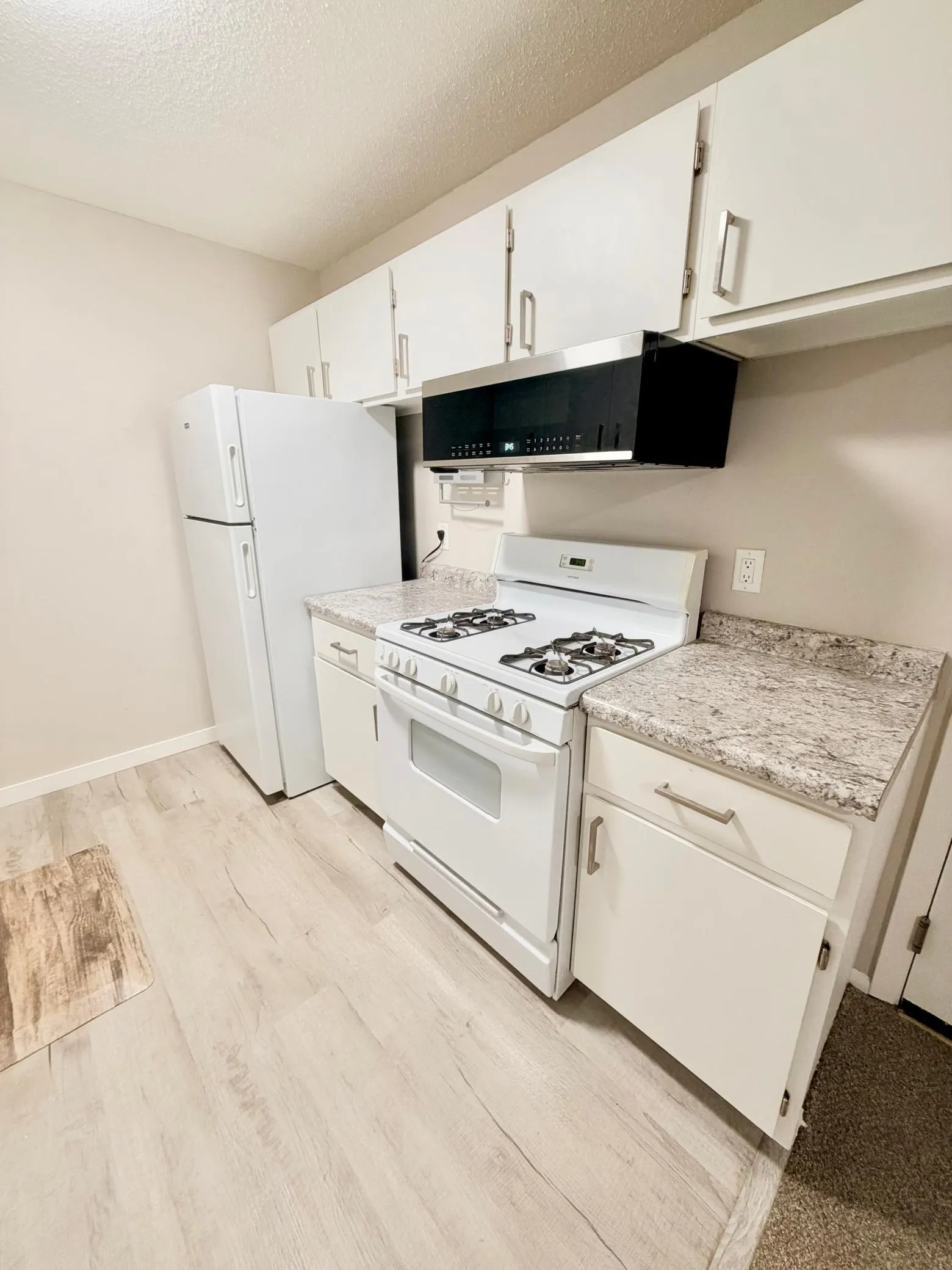Photo 3 of 1601 N Innsbruck Drive Unit 109