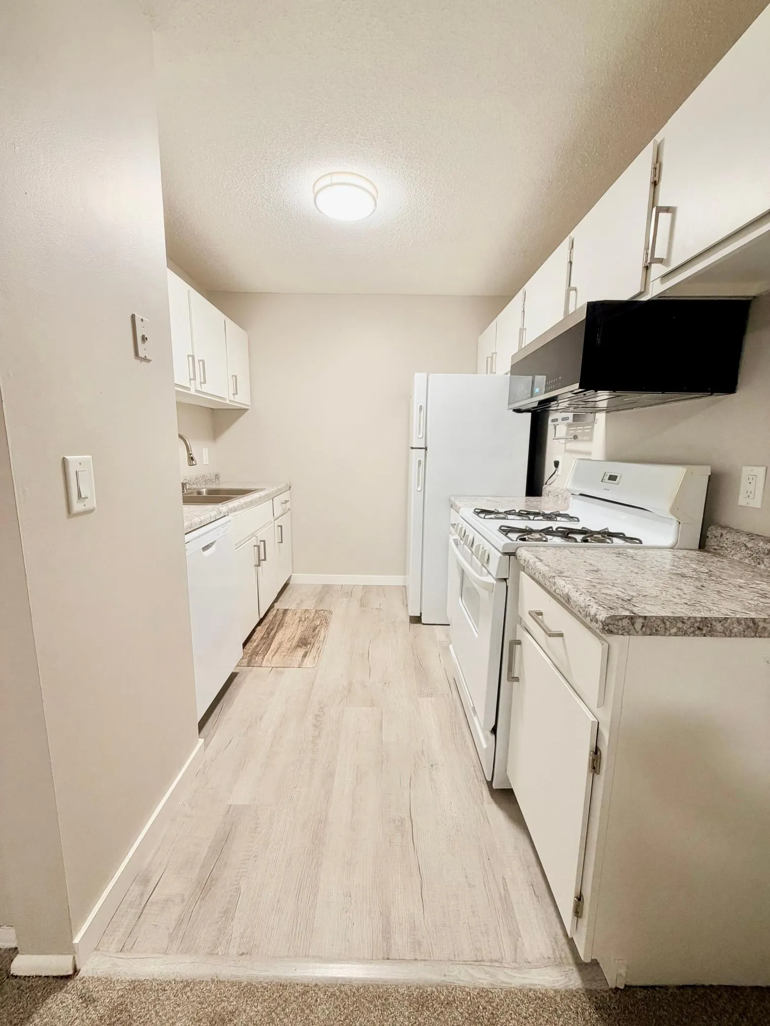 Photo 2 of 1601 N Innsbruck Drive Unit 109